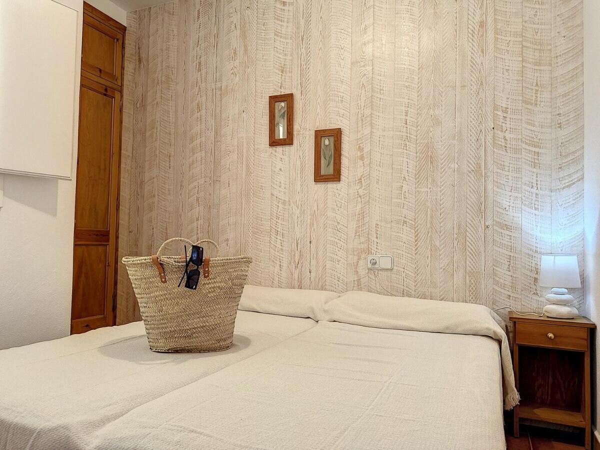 F105 - Dos Dormitorios, Terraza Y A/c En Fornells Apartamento Fornells (Menorca)