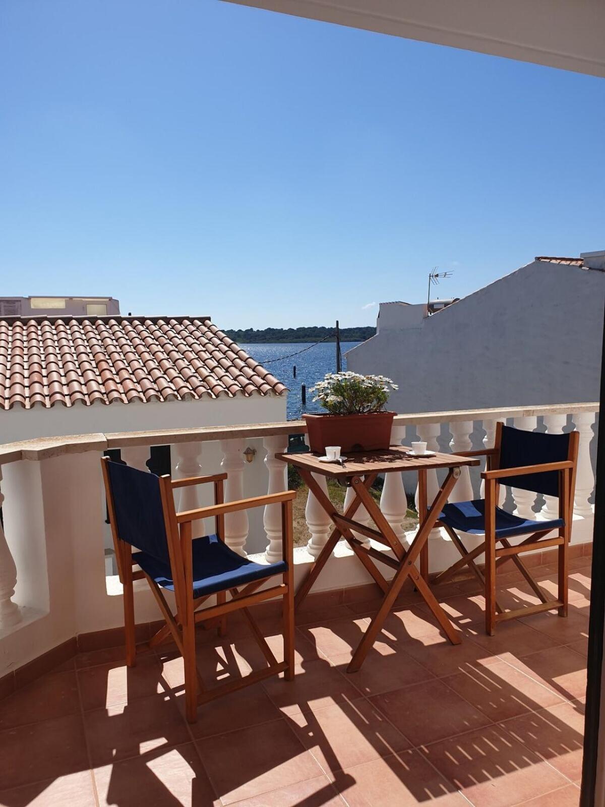F105 - Dos Dormitorios, Terraza Y A/c En Fornells
