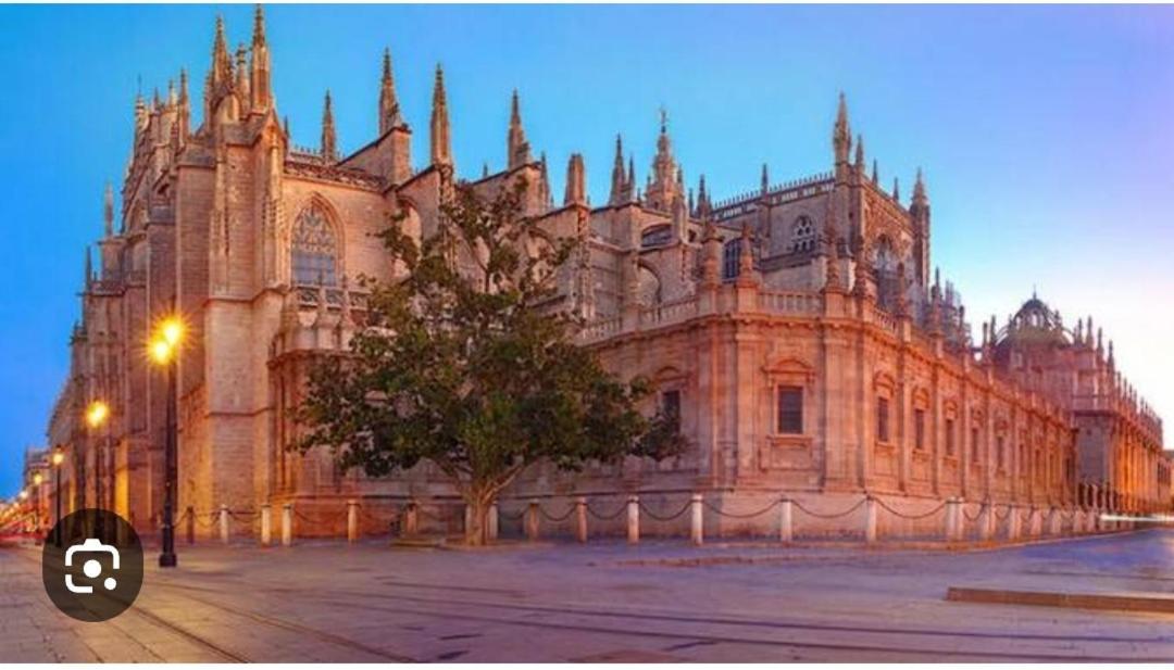 Con Bano Privado A Pies Del Rio Guadalquivir Homestay