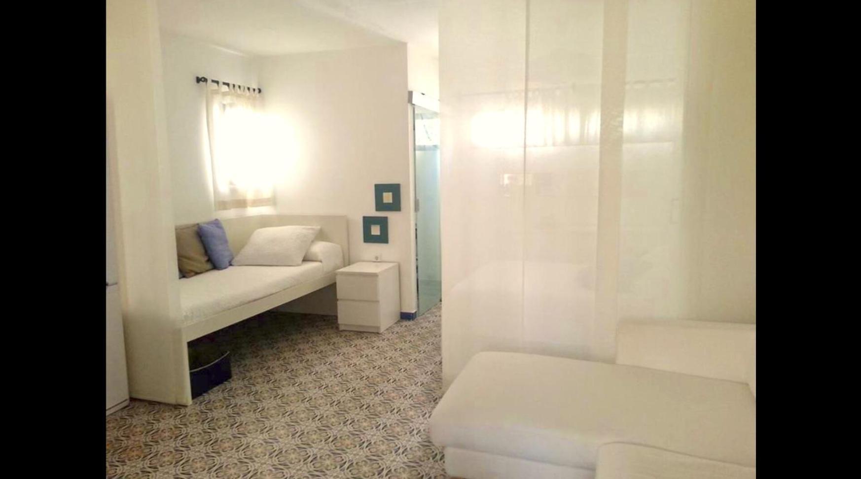 4 Apartment