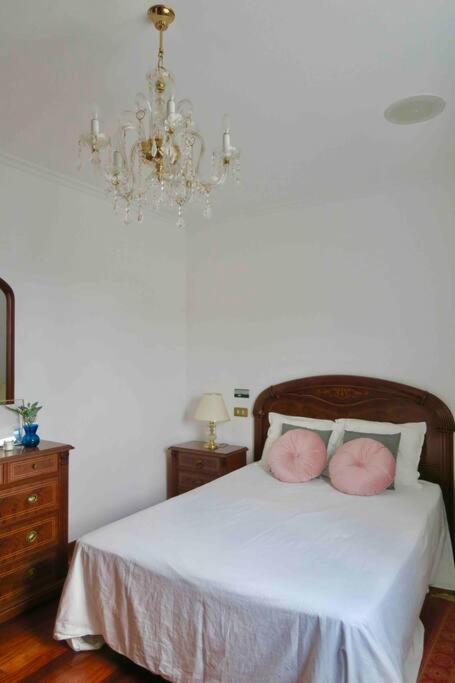 Villa Airexe. Con Piscina Y Tenis En La Ribeira Sacra Taboada
