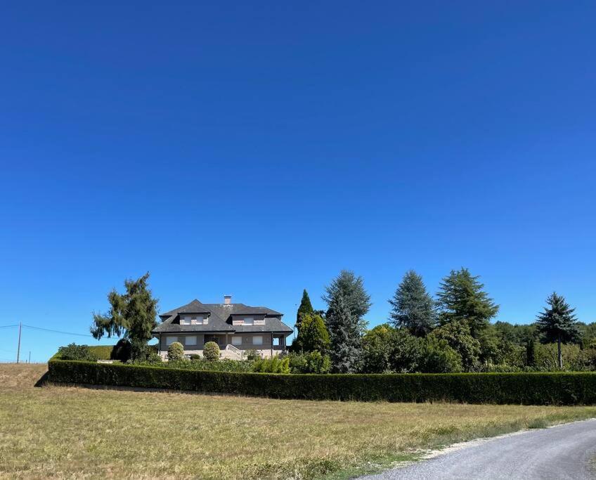 Villa Airexe. Con Piscina Y Tenis En La Ribeira Sacra *