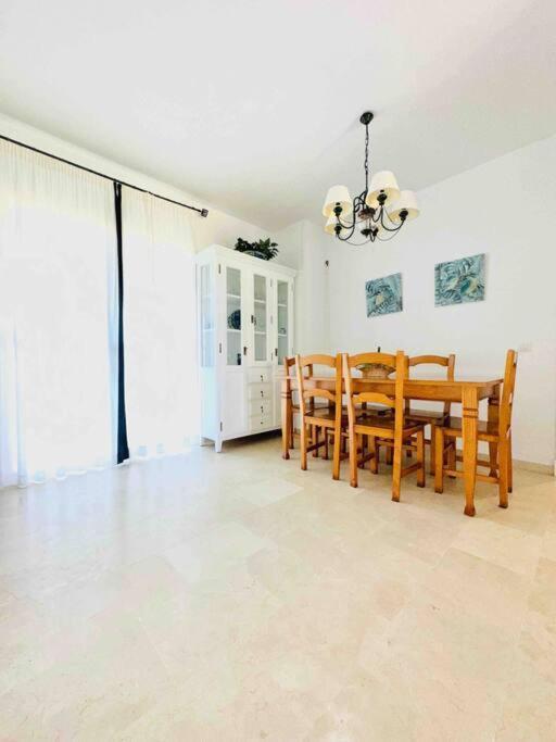 Apartment Adosado En Novo Atlantico Golf Novo Sancti Petri