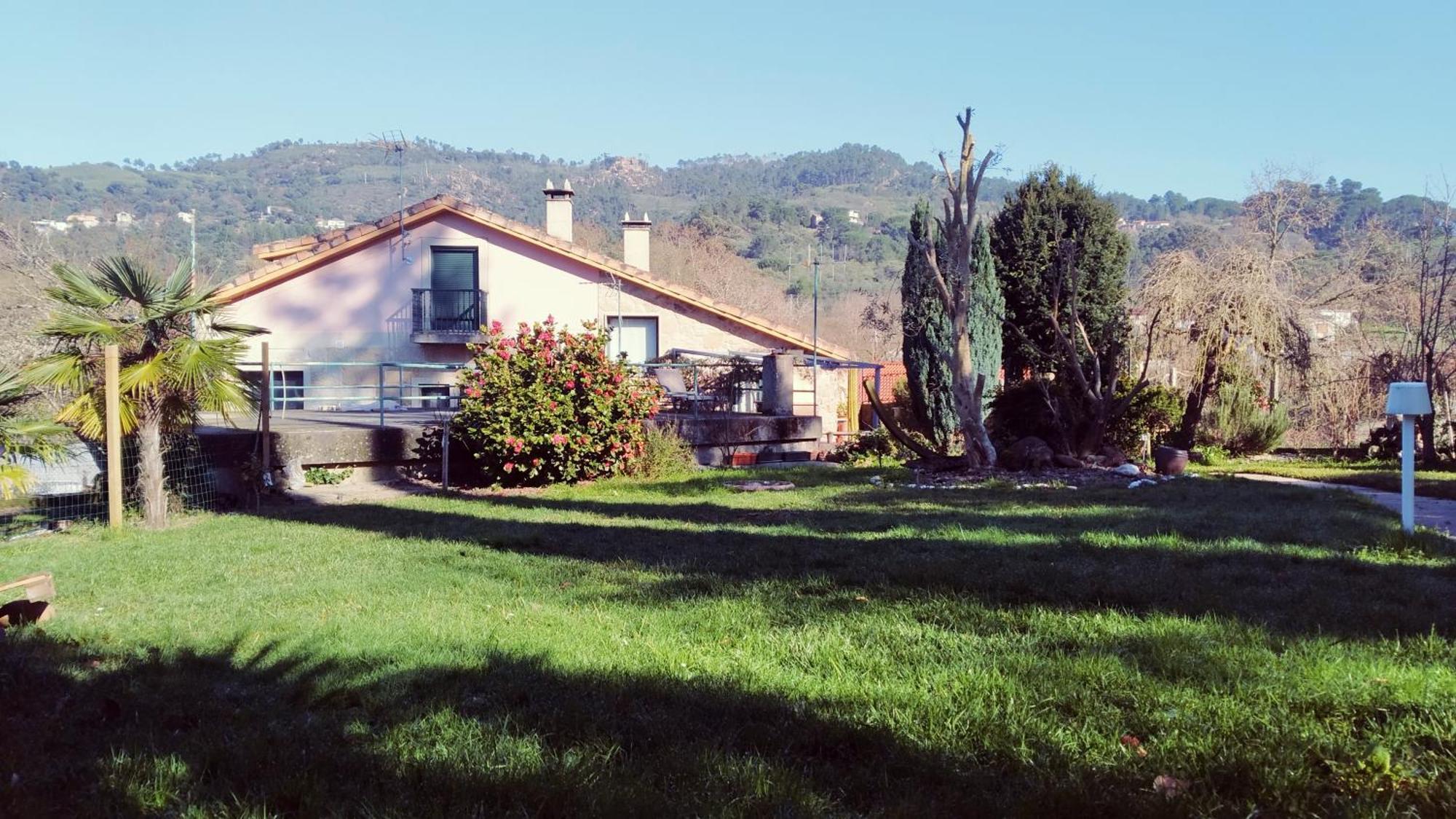 Сasa de vacaciones Casa Iriana - Parking Gratis I Jardin I Barbacoa Ourense