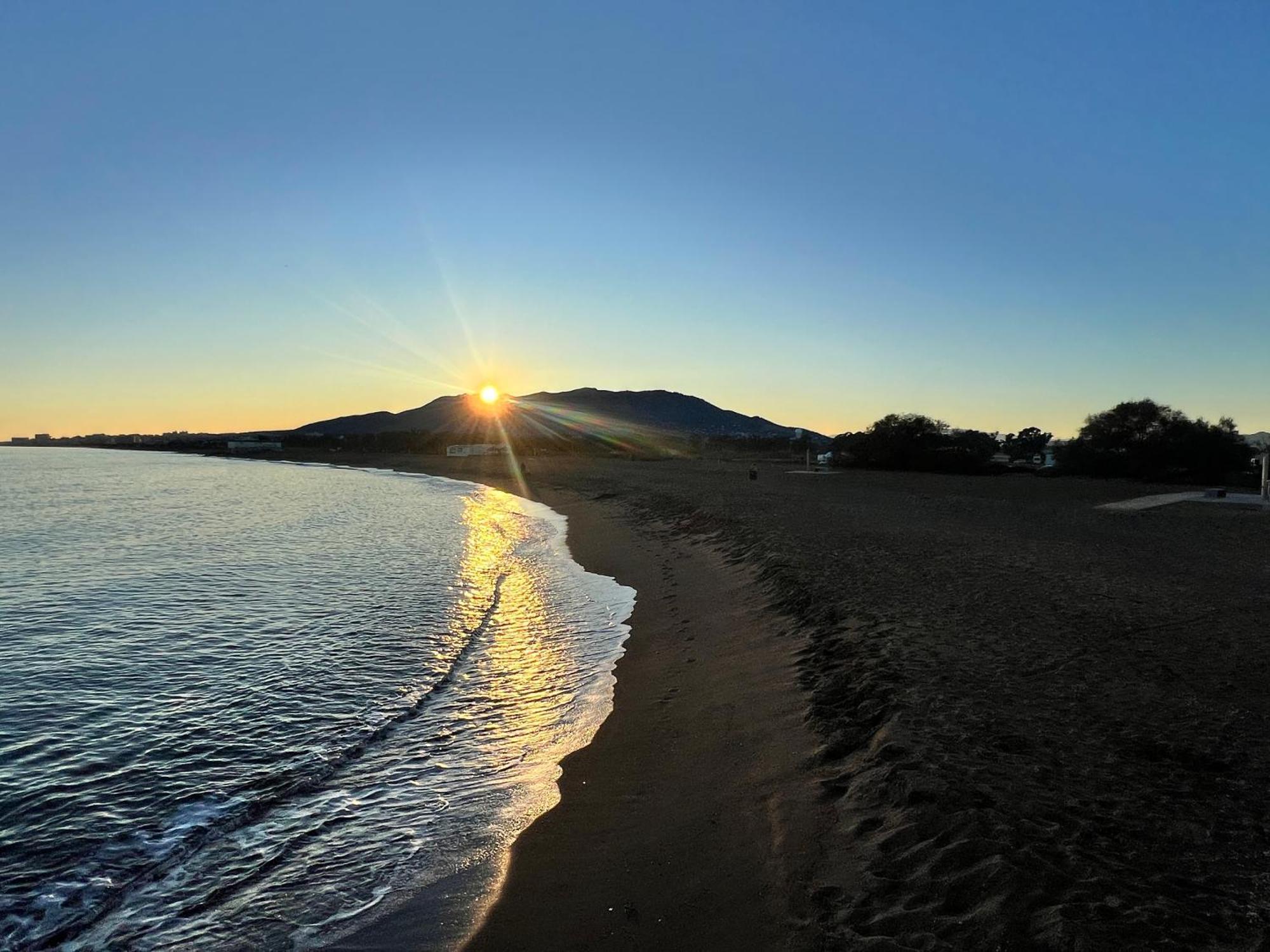 Espectacular Junto Al Mar, Con Piscina En Apartamento Málaga