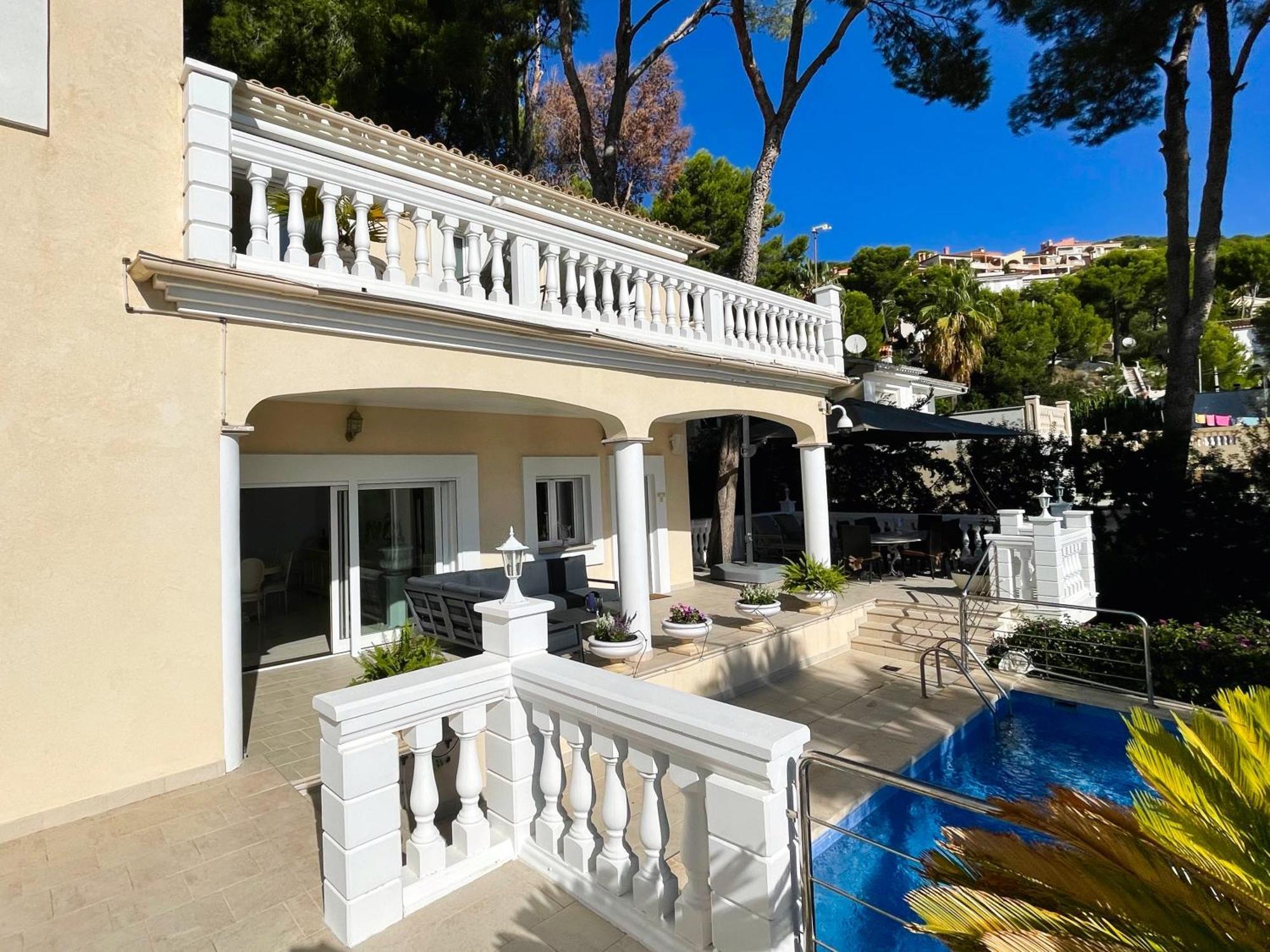 Exklusive In Paguera Fuer Bis Zu 8 Personen, Mit Meerblick Und Pool