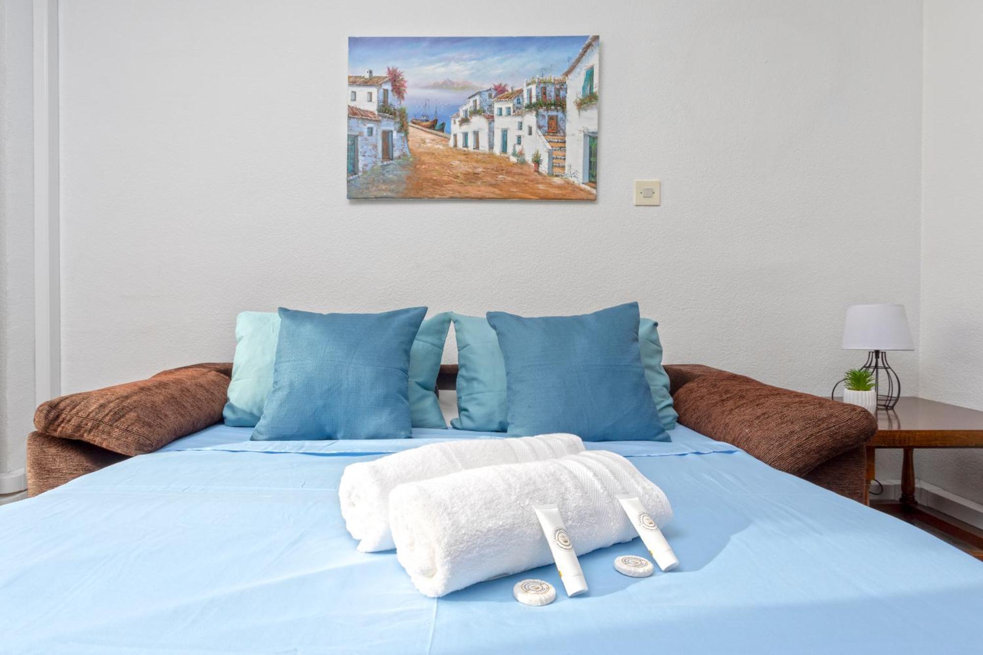 Apartamento 1003 - Seafront On El Paseo - Air Conditionning - Wi-fi - Smart Tv