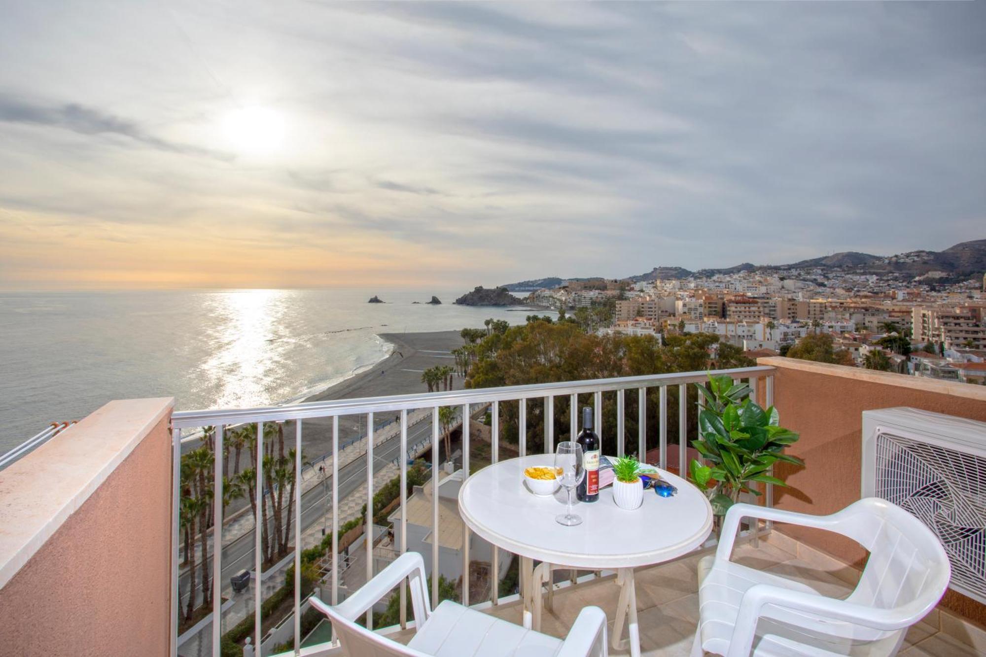 Apartamento 1003 - Seafront On El Paseo - Air Conditionning - Wi-fi - Smart Tv