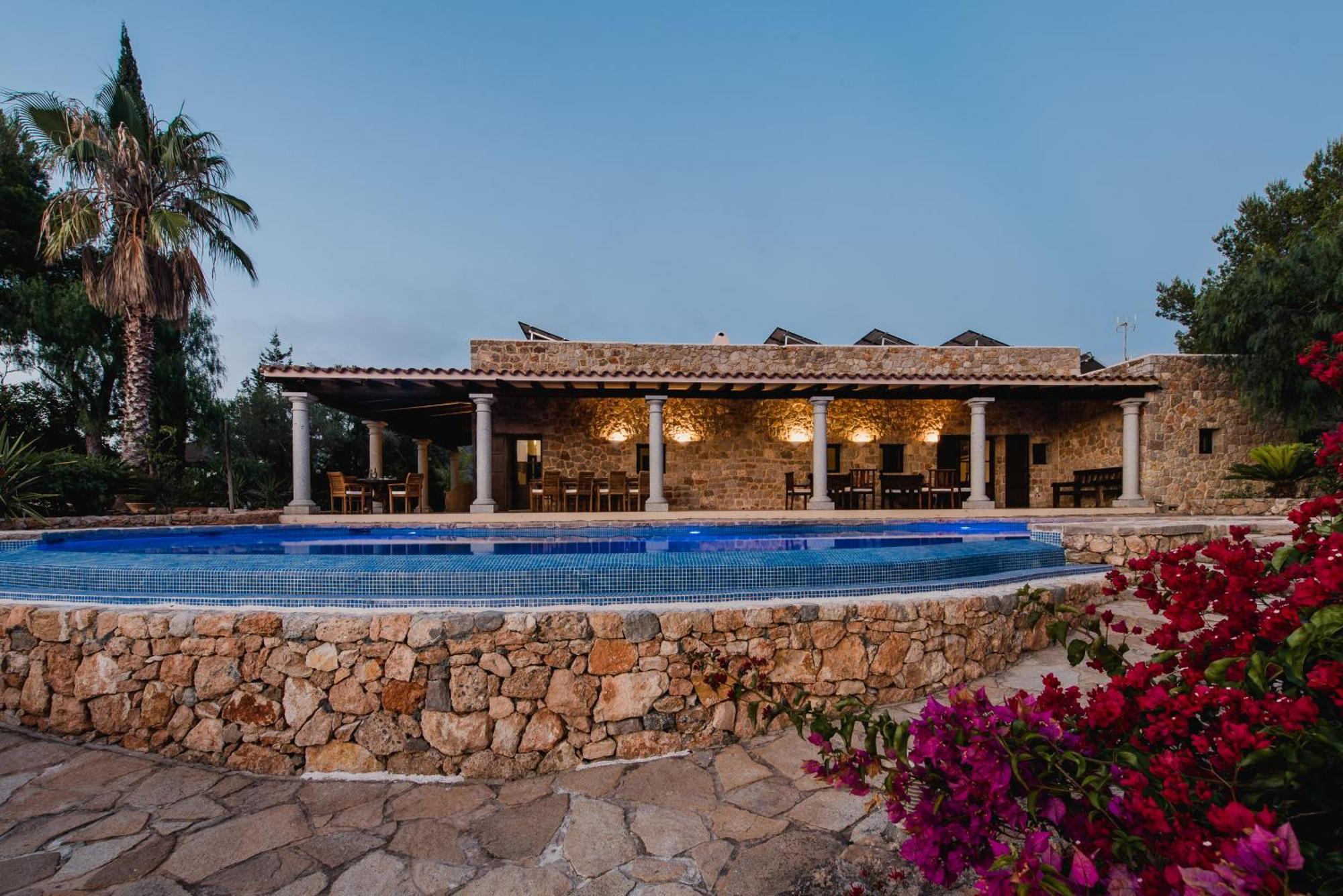 & Paissa D'en Bernat Cala Tarida (Ibiza)