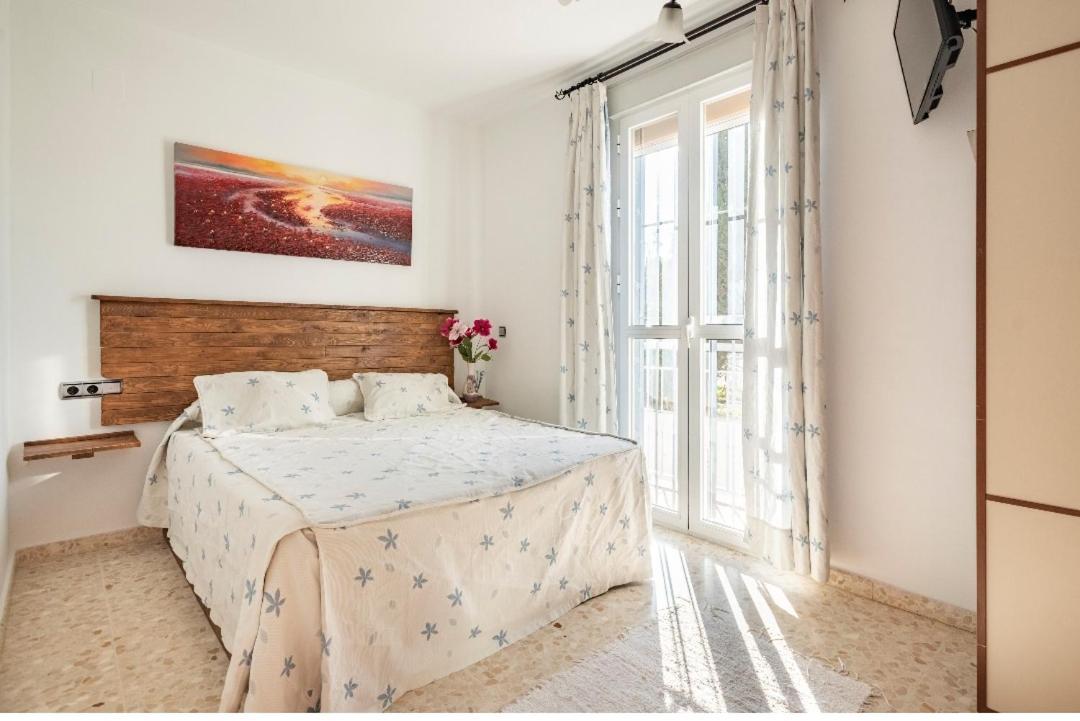 Amplia Y Luminosa Homestay Coria Del Rio