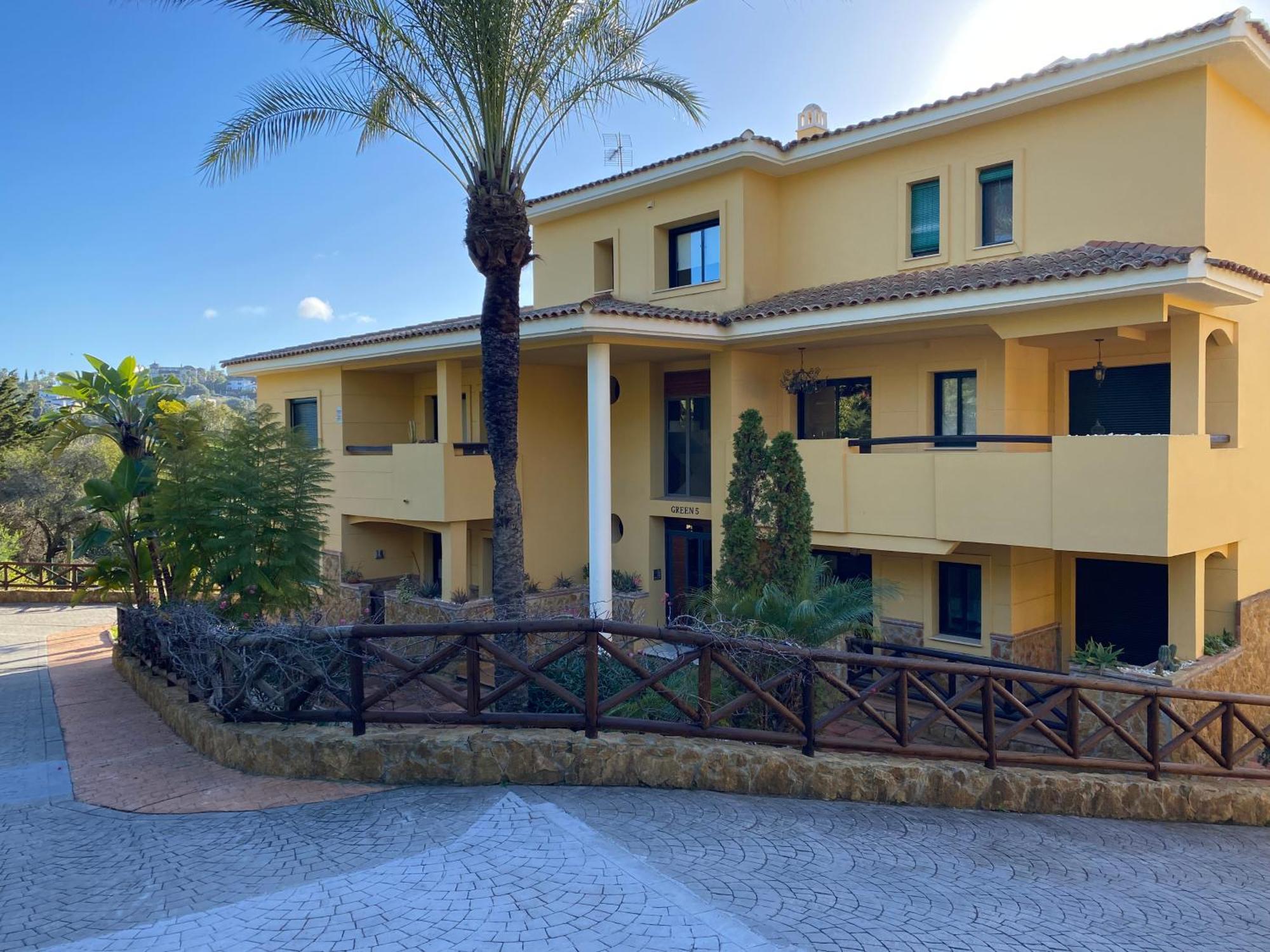Sunny Retreat With Stunning View Apartment *