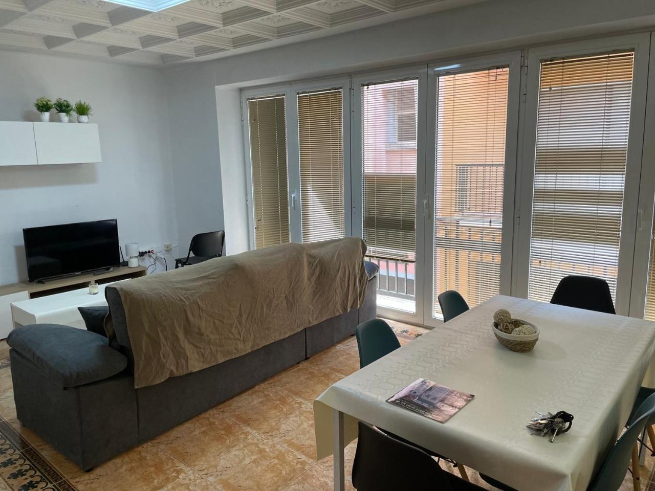 Parra Y Garaje, Apartamento *