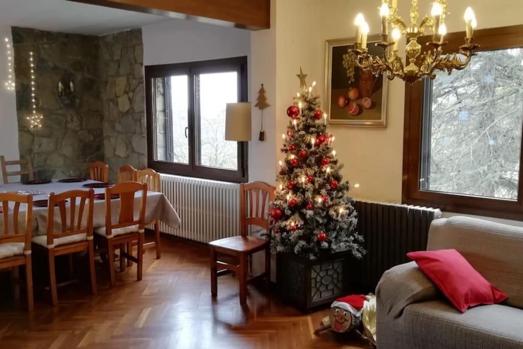 Fantastico Chalet Para Familias Y Grupos Сasa de vacaciones