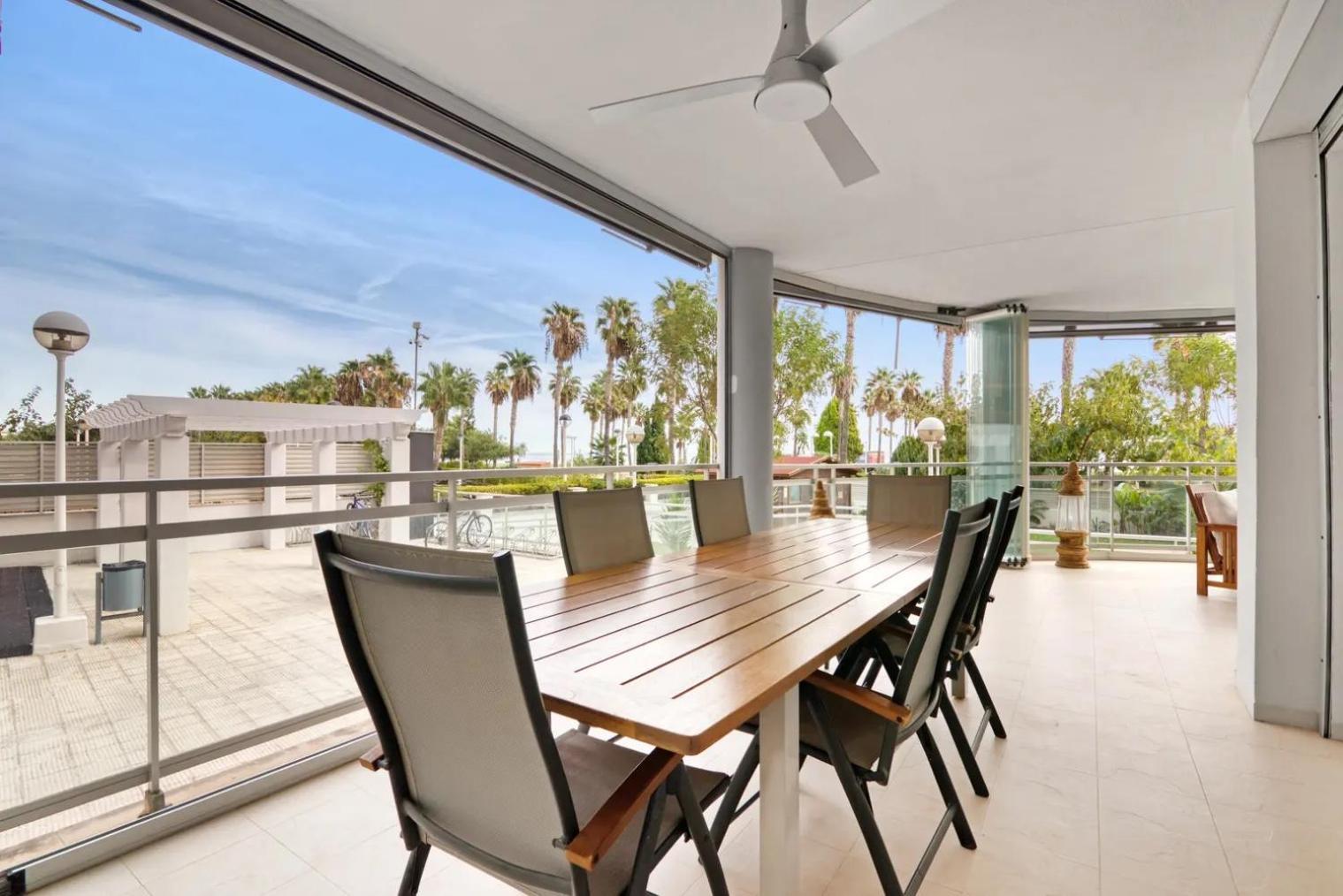 Apartamento Con Espectacular Terraza Frente Al Mar