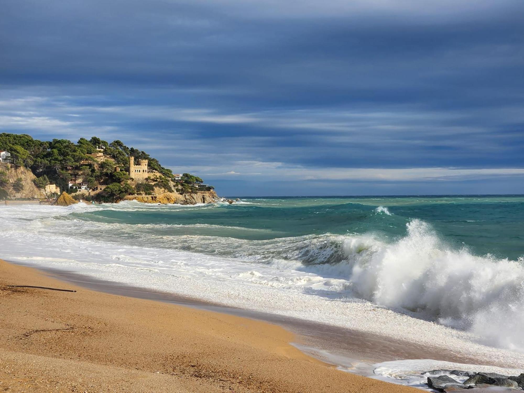 Apartamento La Maison Snoopy, 6-8 Persons, Near Beach, Seaview Lloret de Mar