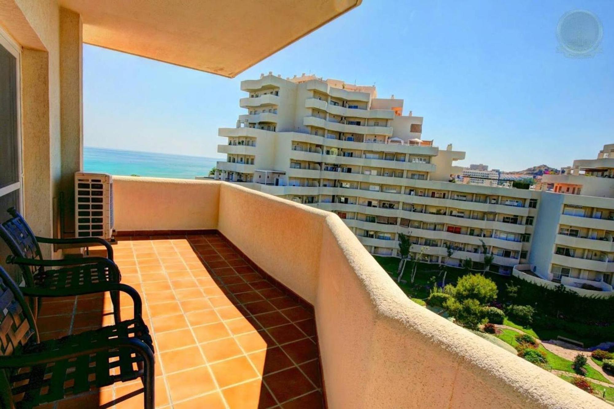 Large Side Sea View Benalbeach Apartment
