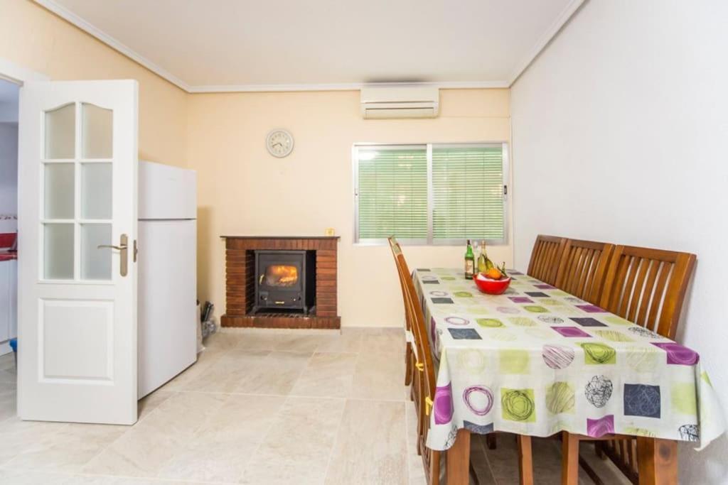 Charming 3 Bedroom In W Private Pool & Garden Villa Lliria