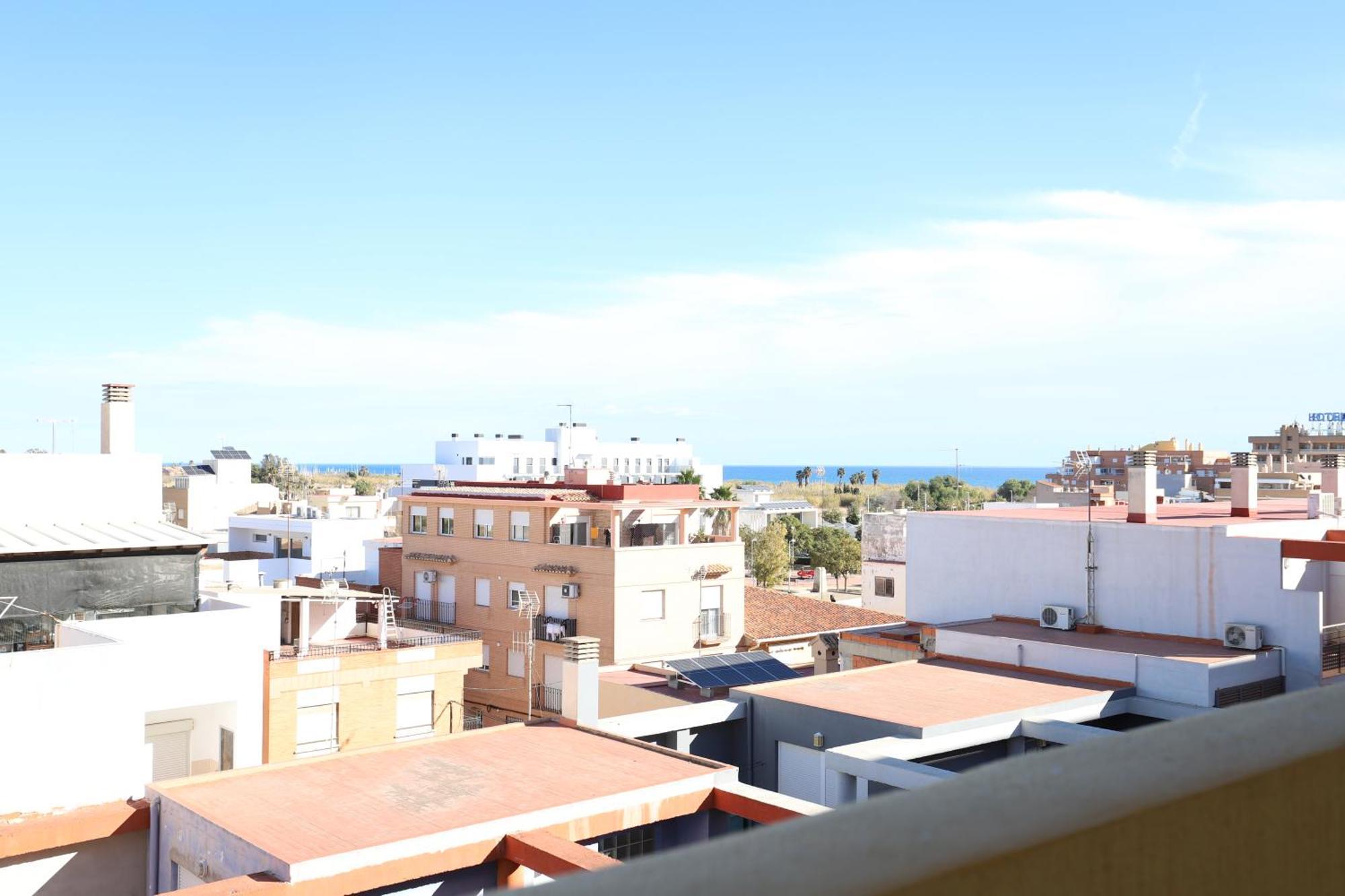 Enorme Terraza Con Vistas Al Mar By Hometels