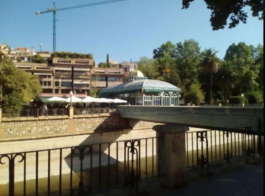 Aire Acondicionado En Toda La Casa Y Parking Incluido * Granada