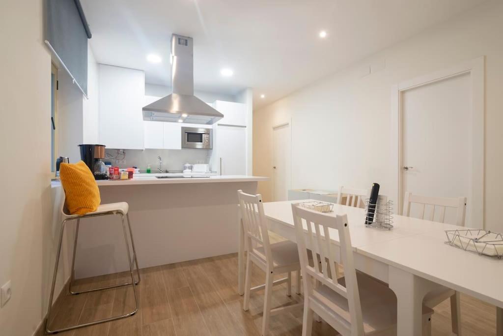 Aire Acondicionado En Toda La Casa Y Parking Incluido Granada