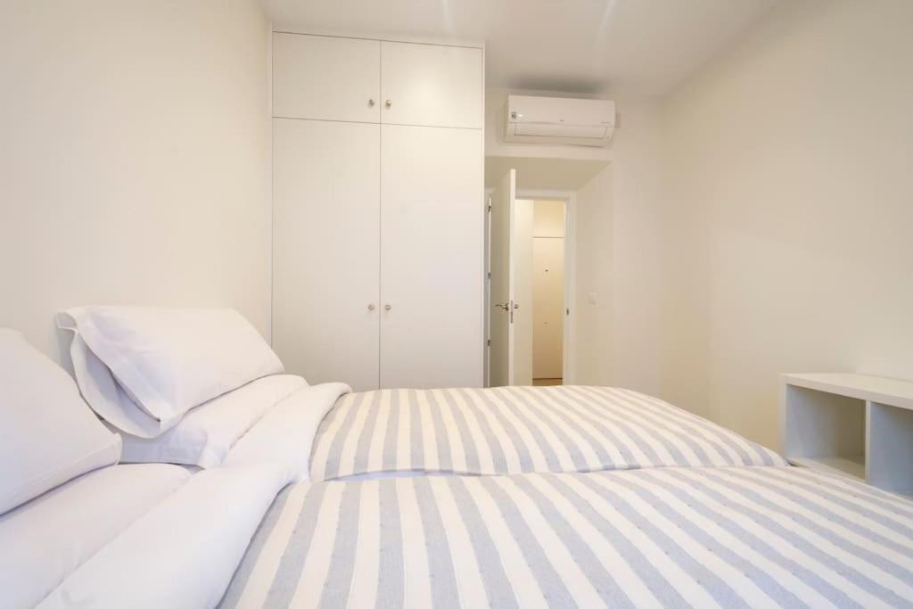 Aire Acondicionado En Toda La Casa Y Parking Incluido * Granada