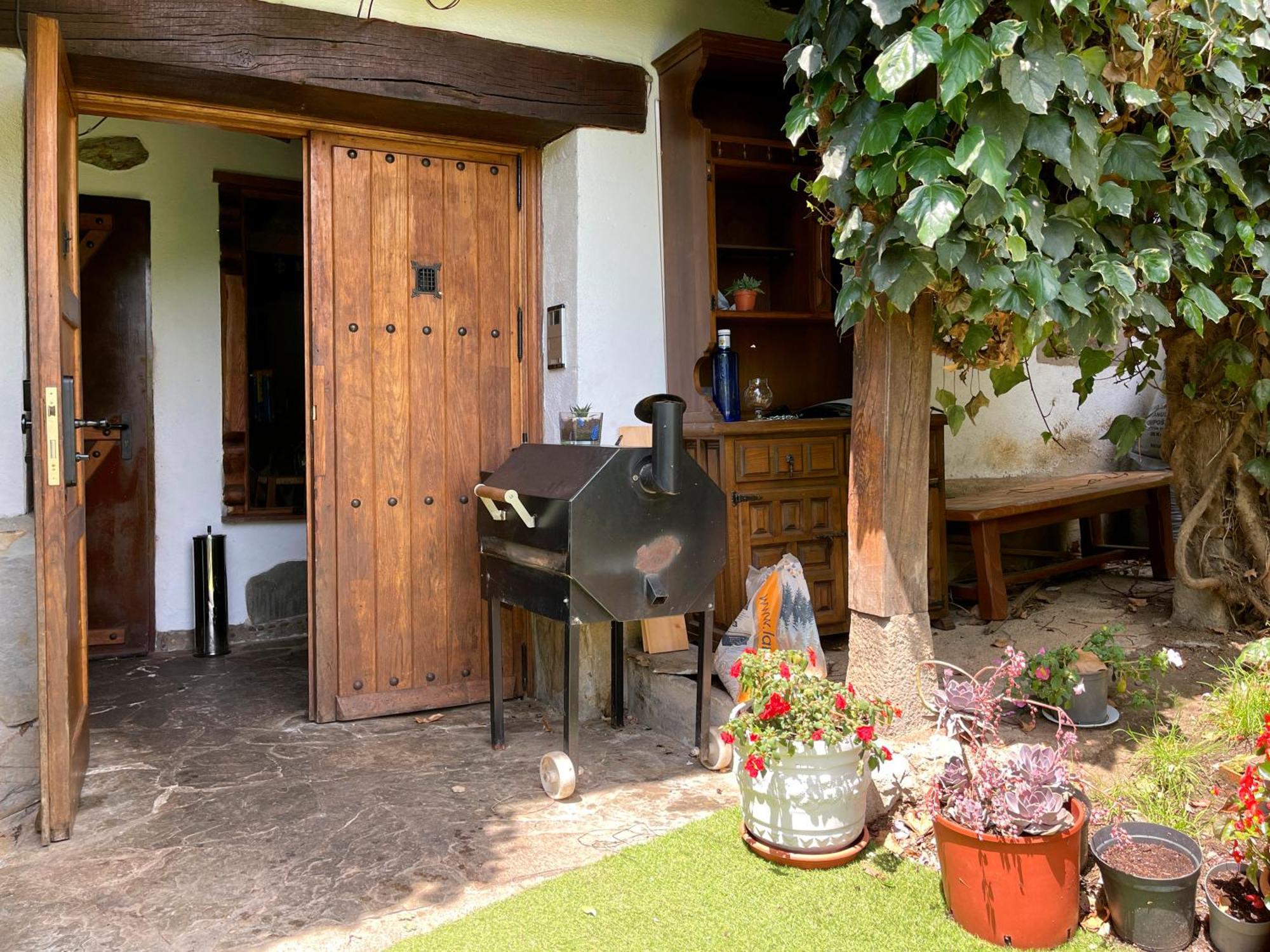 Peruskenea Hotel Jaunsaras