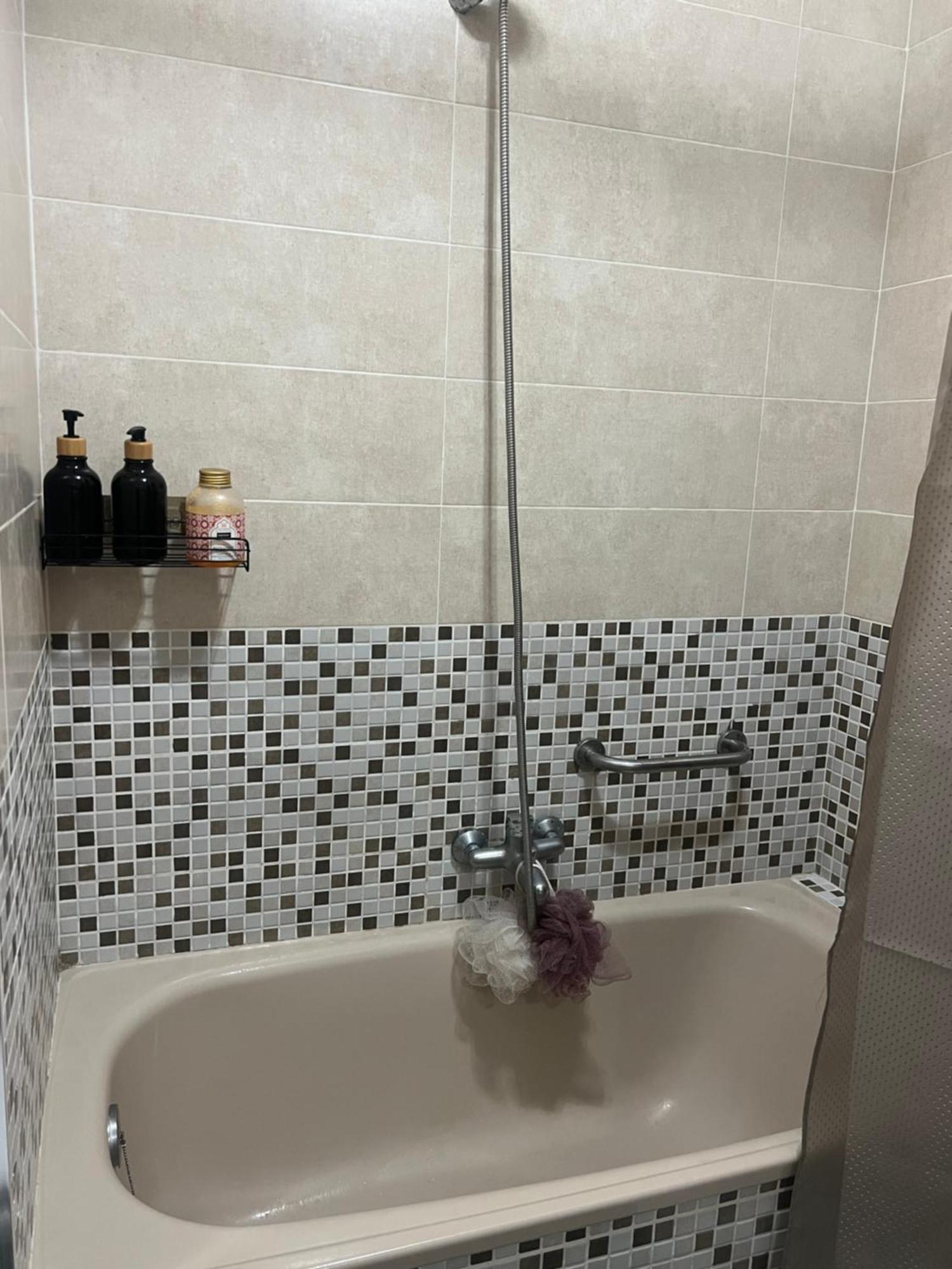 Privada En Vigo, Cerca Del Parque Castrelos, A 5min De La Playa, Compartido Homestay Vigo