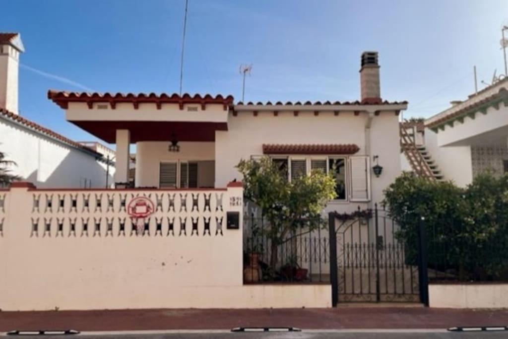 Casa Mediterranea Junto Al Mar. Holiday home *