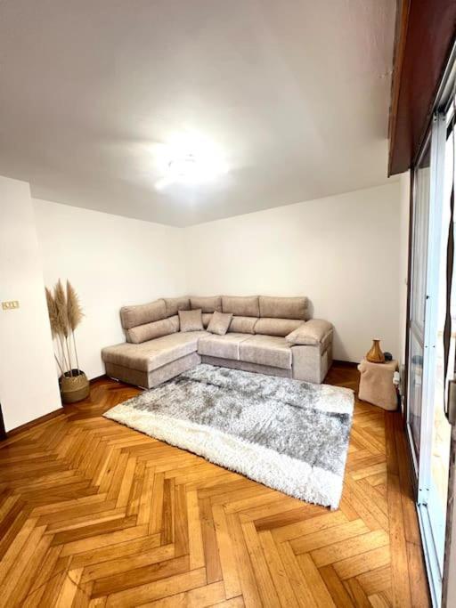 Privada En Vigo, Cerca Del Parque Castrelos, A 5min De La Playa, Compartido Homestay