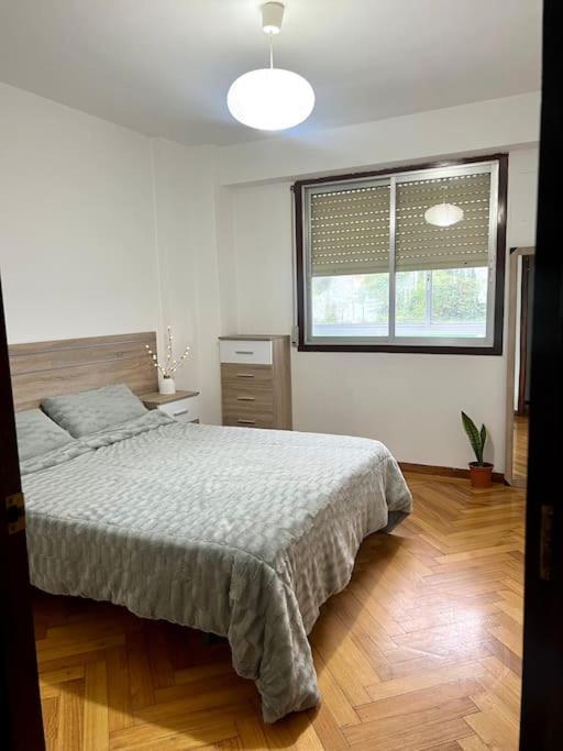 Homestay Privada En Vigo, Cerca Del Parque Castrelos, A 5min De La Playa, Compartido *