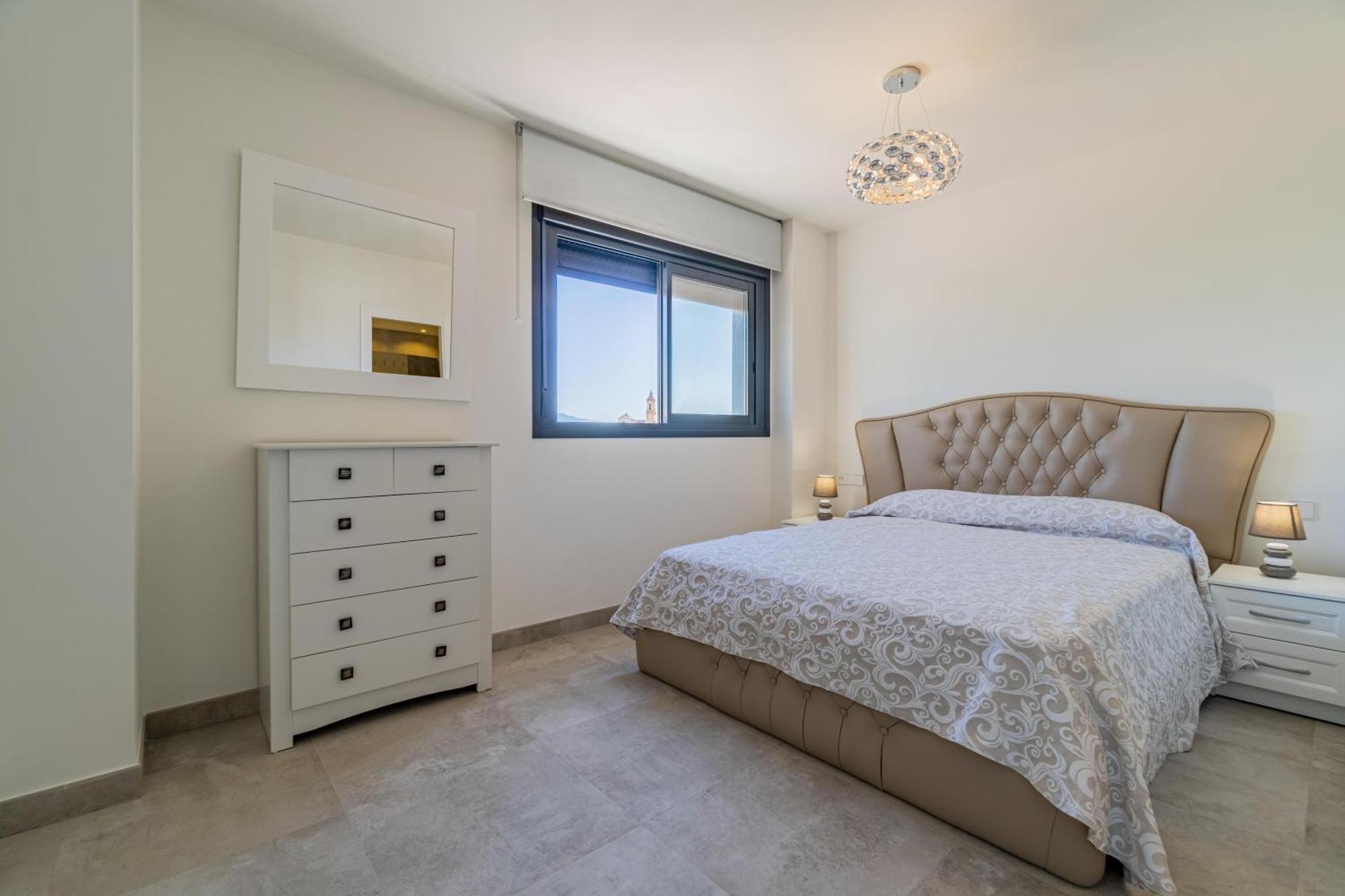 Modern In Ref M39 * Estepona