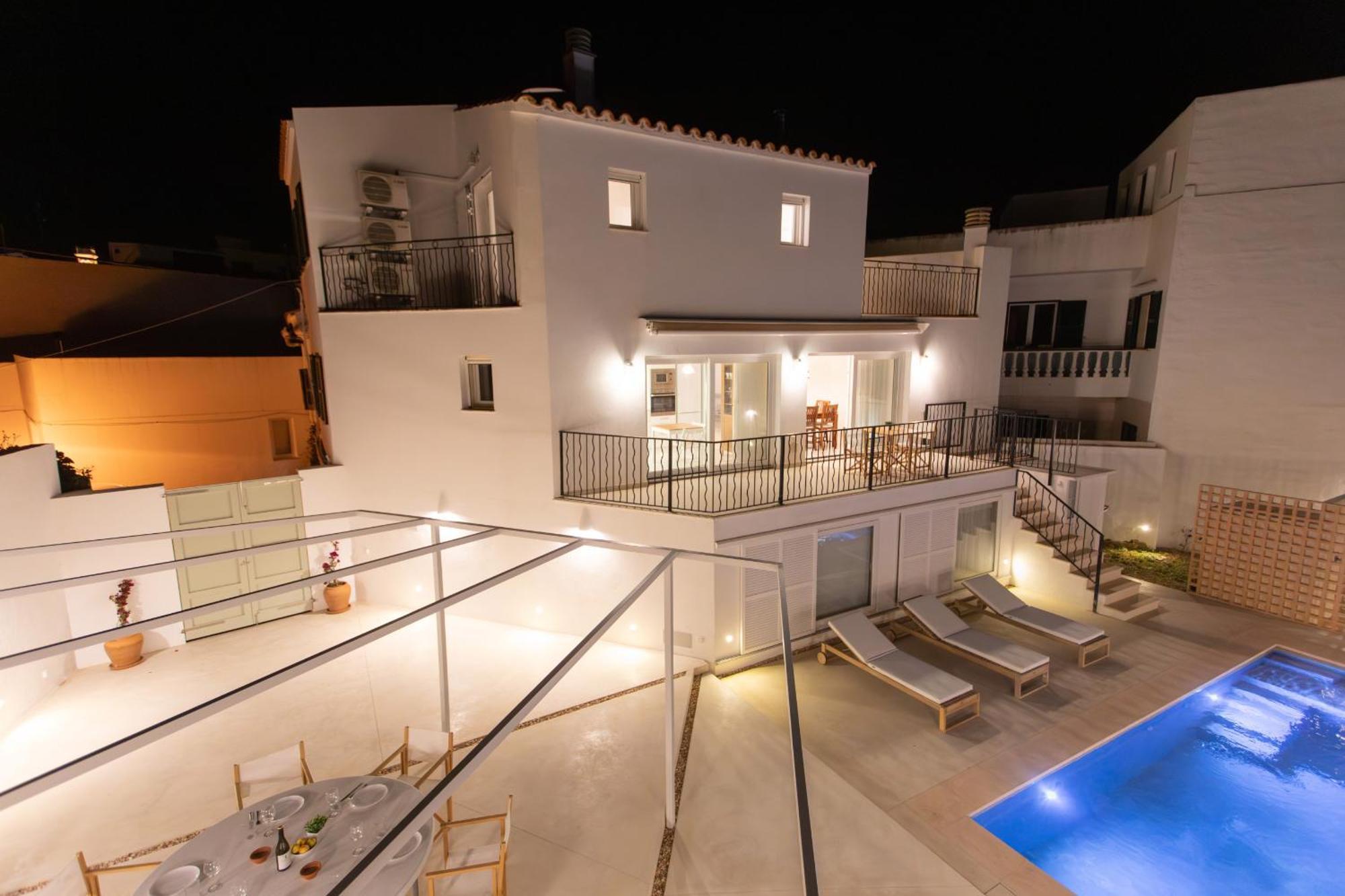 Casa Lluminosa, Fabulosa Y Moderna Casa De Pueblo By Sonne Ferreries (Ferrerías)