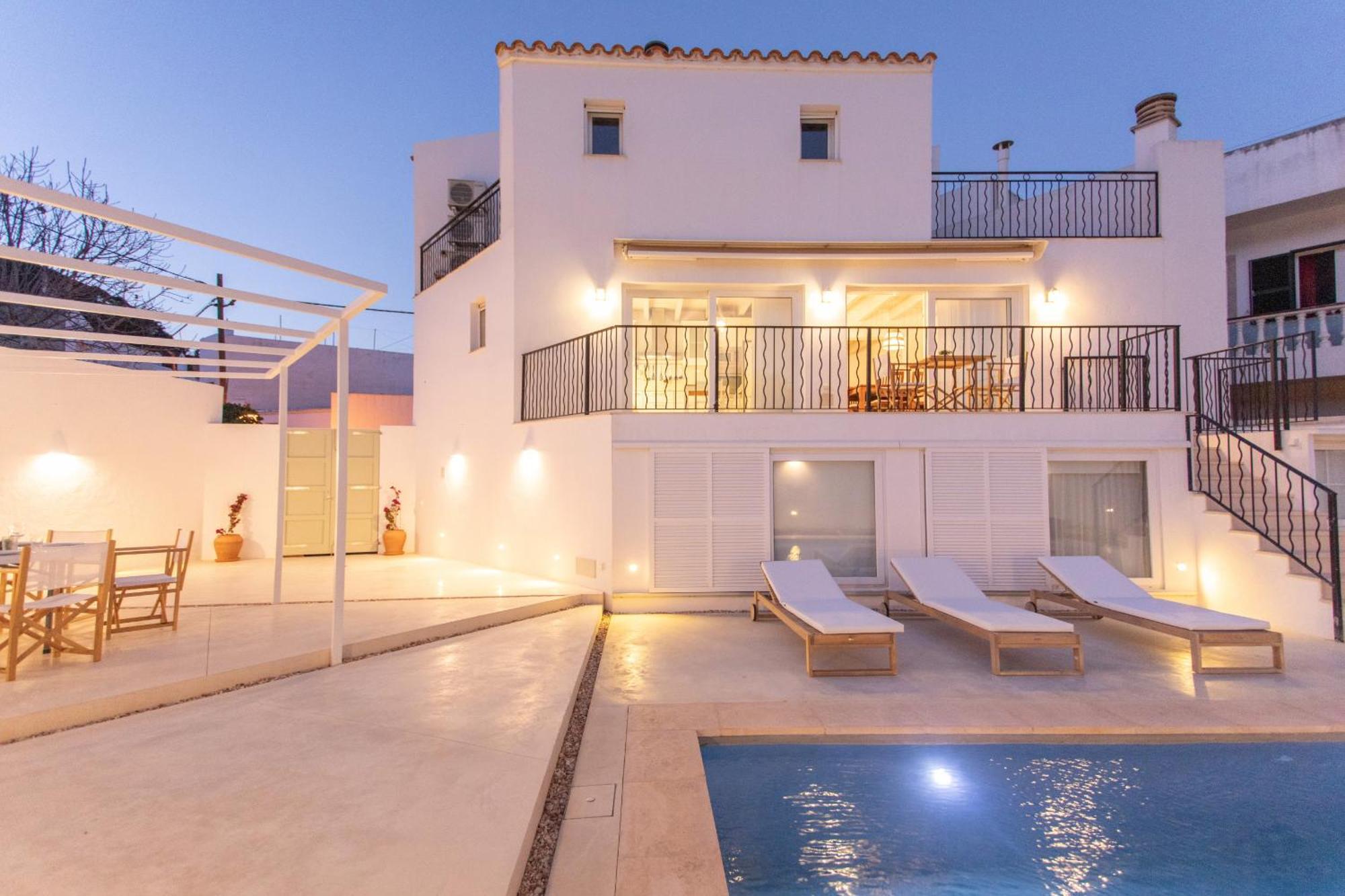 Casa Lluminosa, Fabulosa Y Moderna Casa De Pueblo By Sonne Ferreries (Ferrerías)