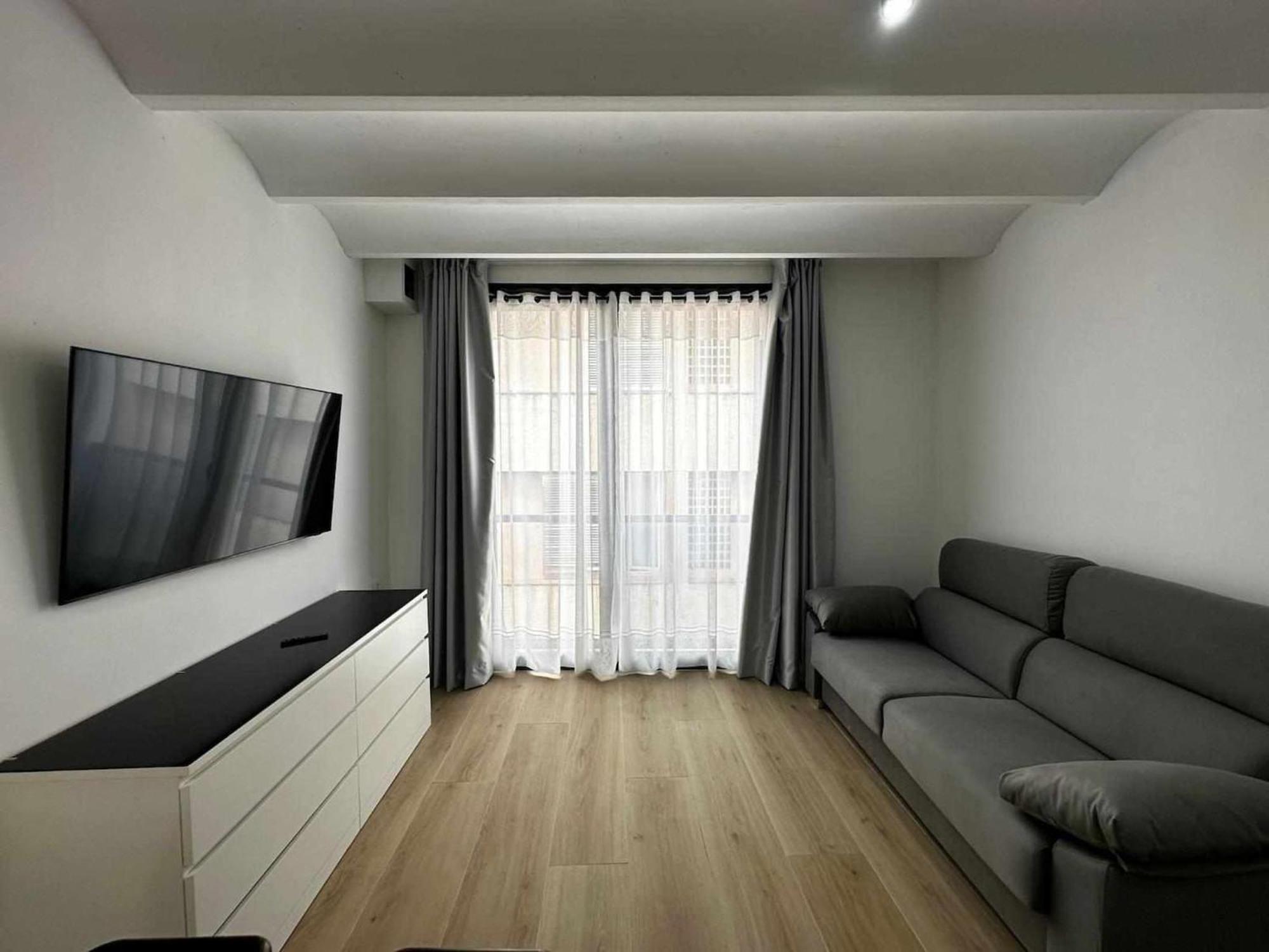 A H Gogh Apartment