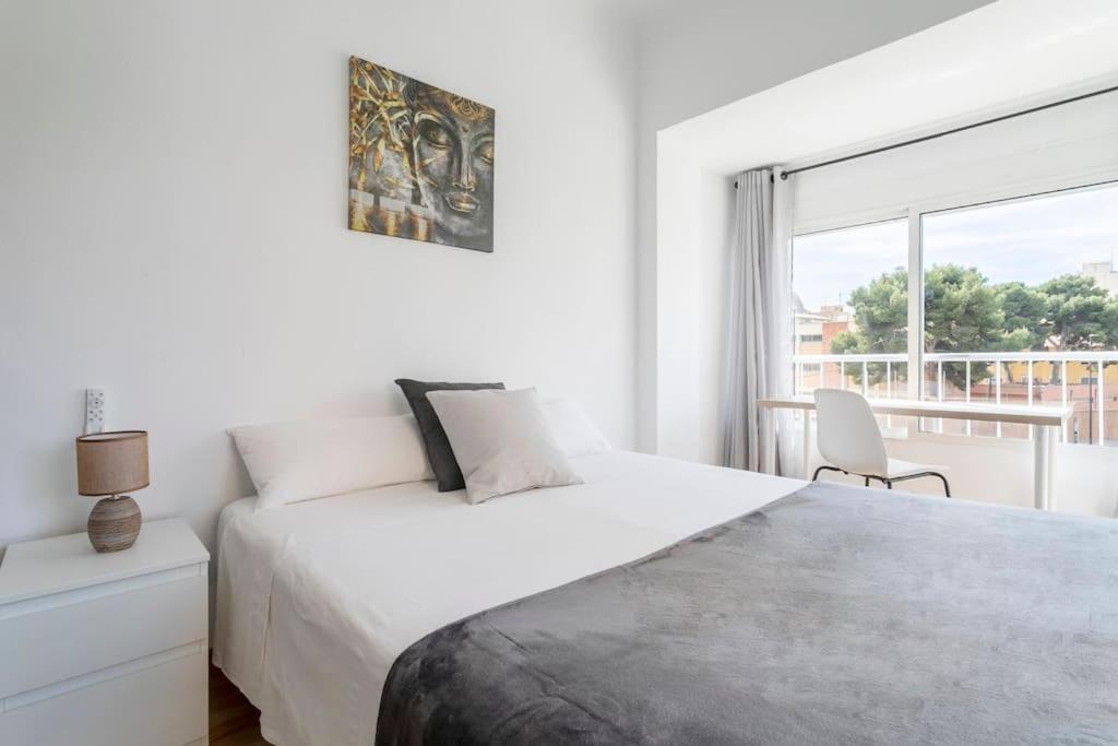 Lovely 3-bedroom With Balcony