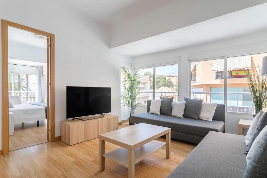 Lovely 3-bedroom With Balcony *