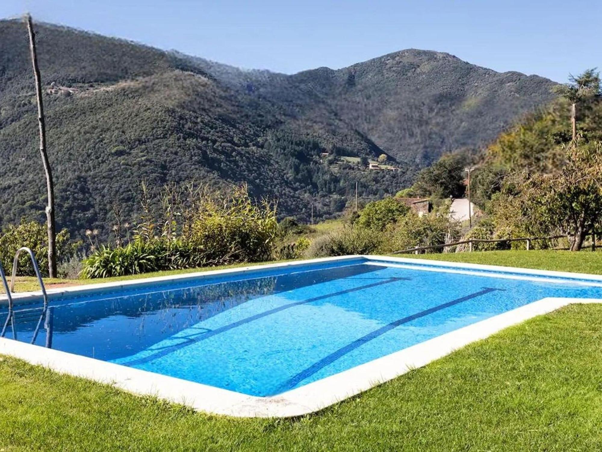 Rural With Views And Shared Pool