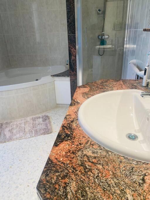 Impresionante Con Piscina - Nova Villa *