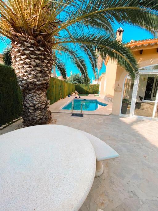 Villa Impresionante Con Piscina - Nova *