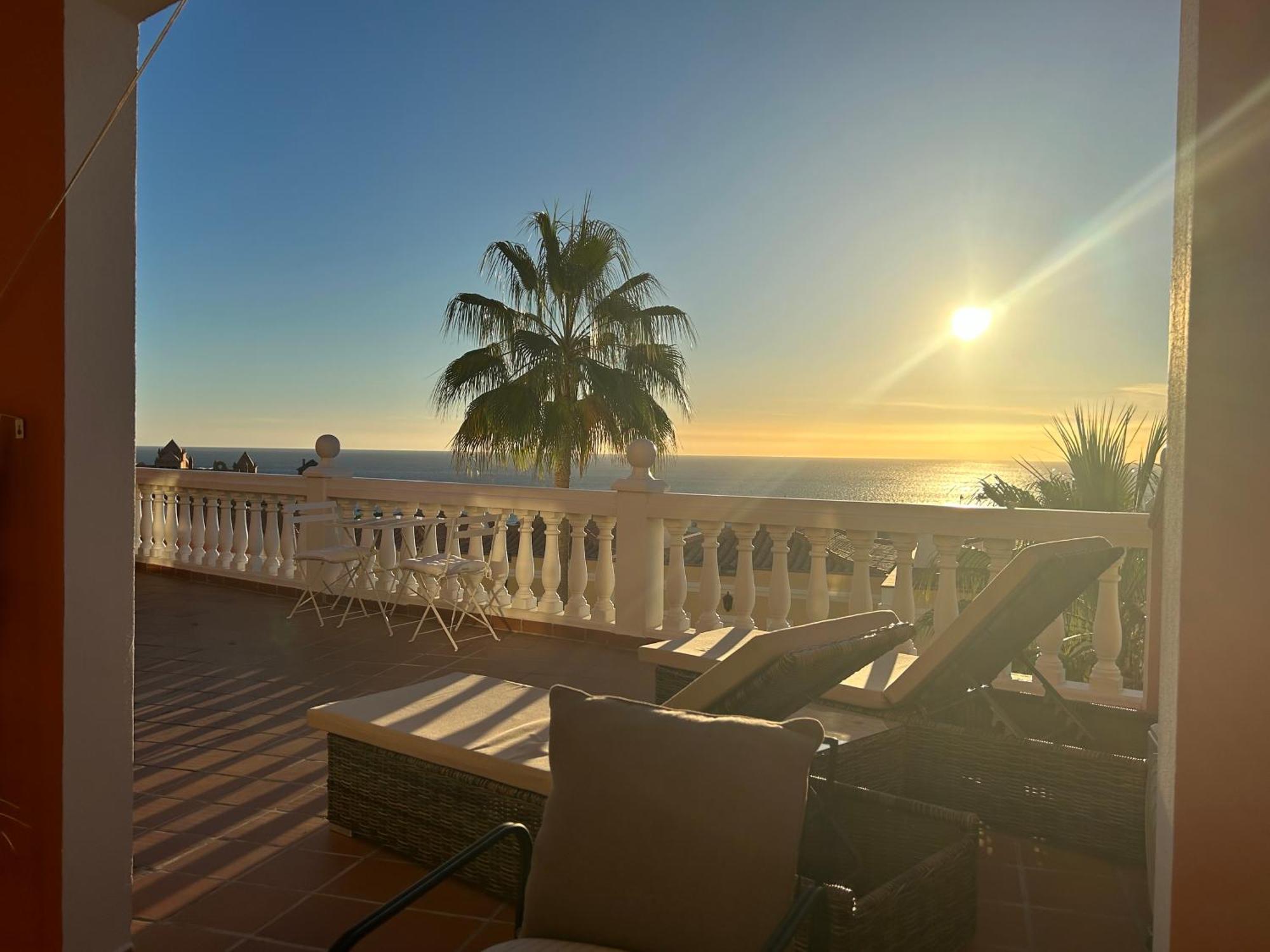 Apartamento Playa Del Duque-amazing Views 2 Bedroom