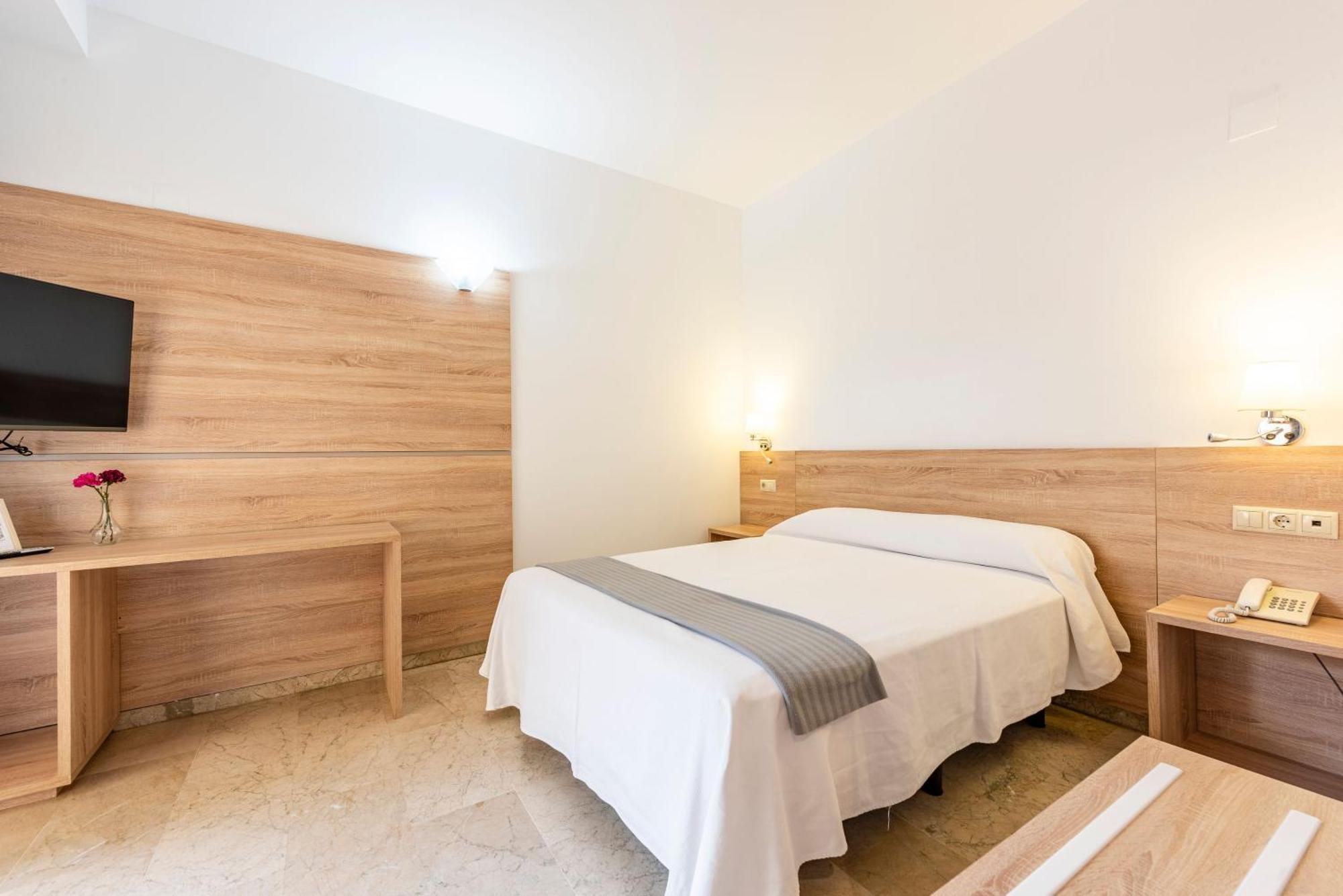 Toboso Hotel 3*