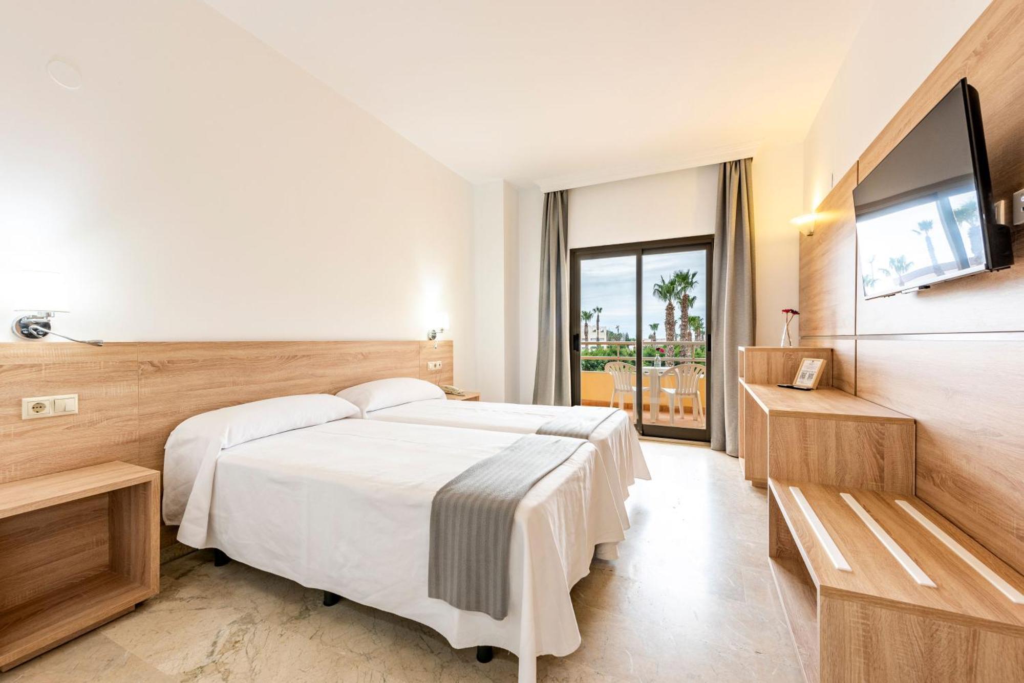 Toboso Hotel 3*