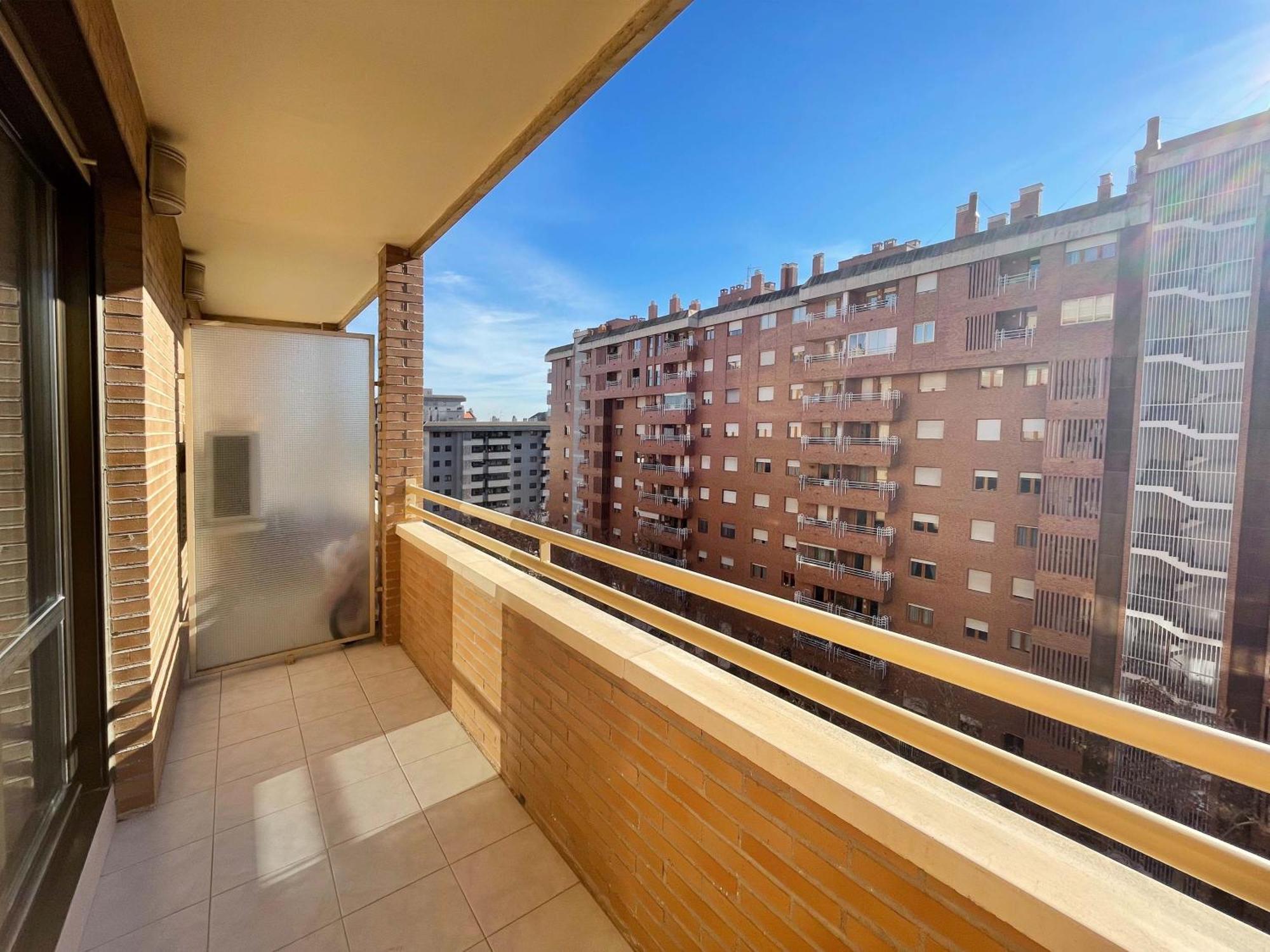 Apartment El Pilar 3000 *