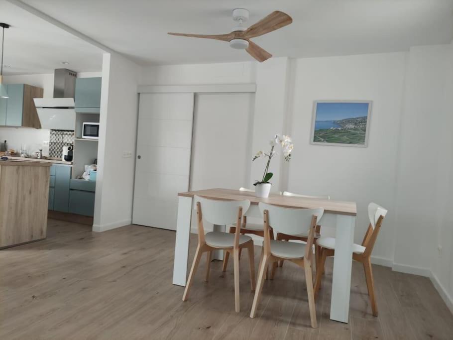 Сasa de vacaciones Casa En Salobrena, La Caleta, A 200m De La Playa Con Garaje Privado *