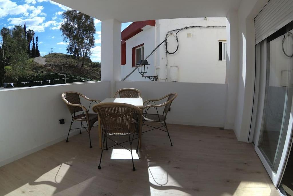 Casa En Salobrena, La Caleta, A 200m De La Playa Con Garaje Privado *