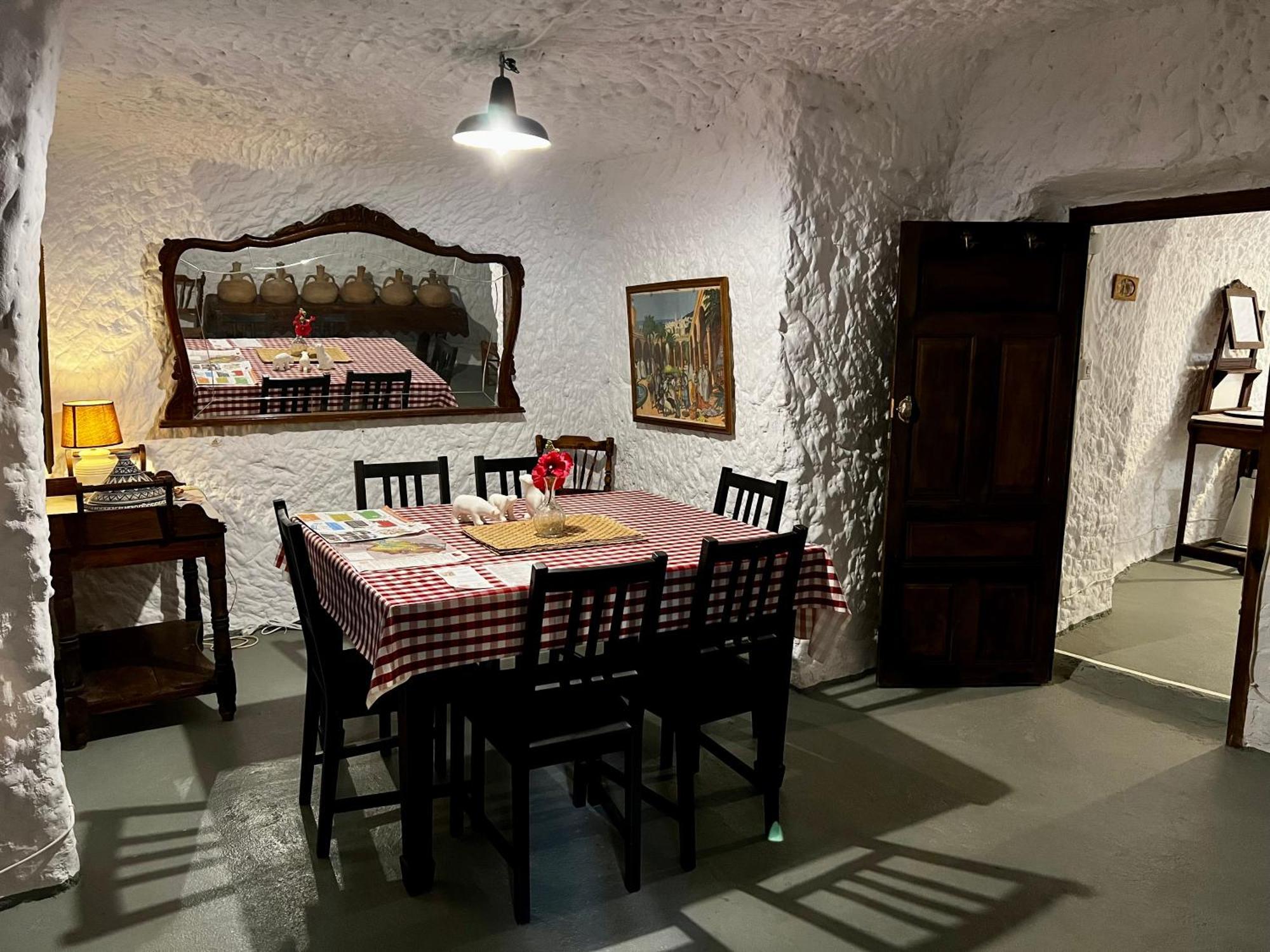 Cuevas La Veranda * Orce