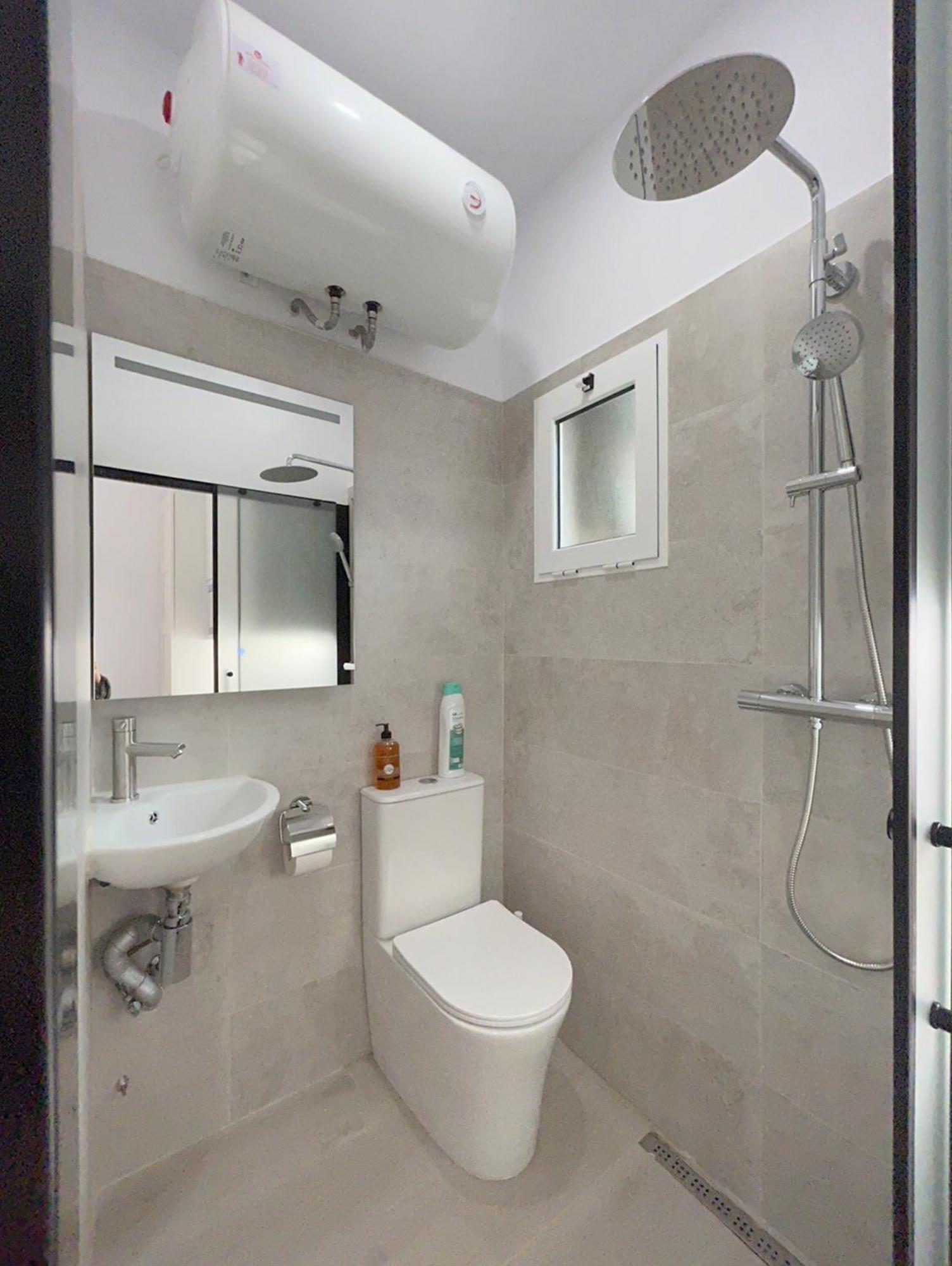 Sd Centrica Con Bano Y Kitchenette Terrassa