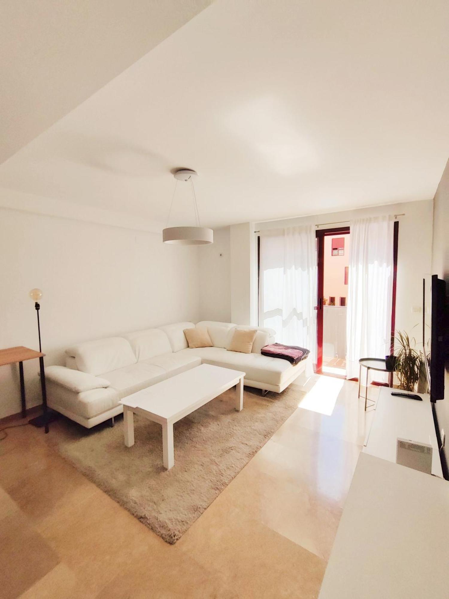 Apartamento, Piscina Y Parking Tico Medina Apartamento *