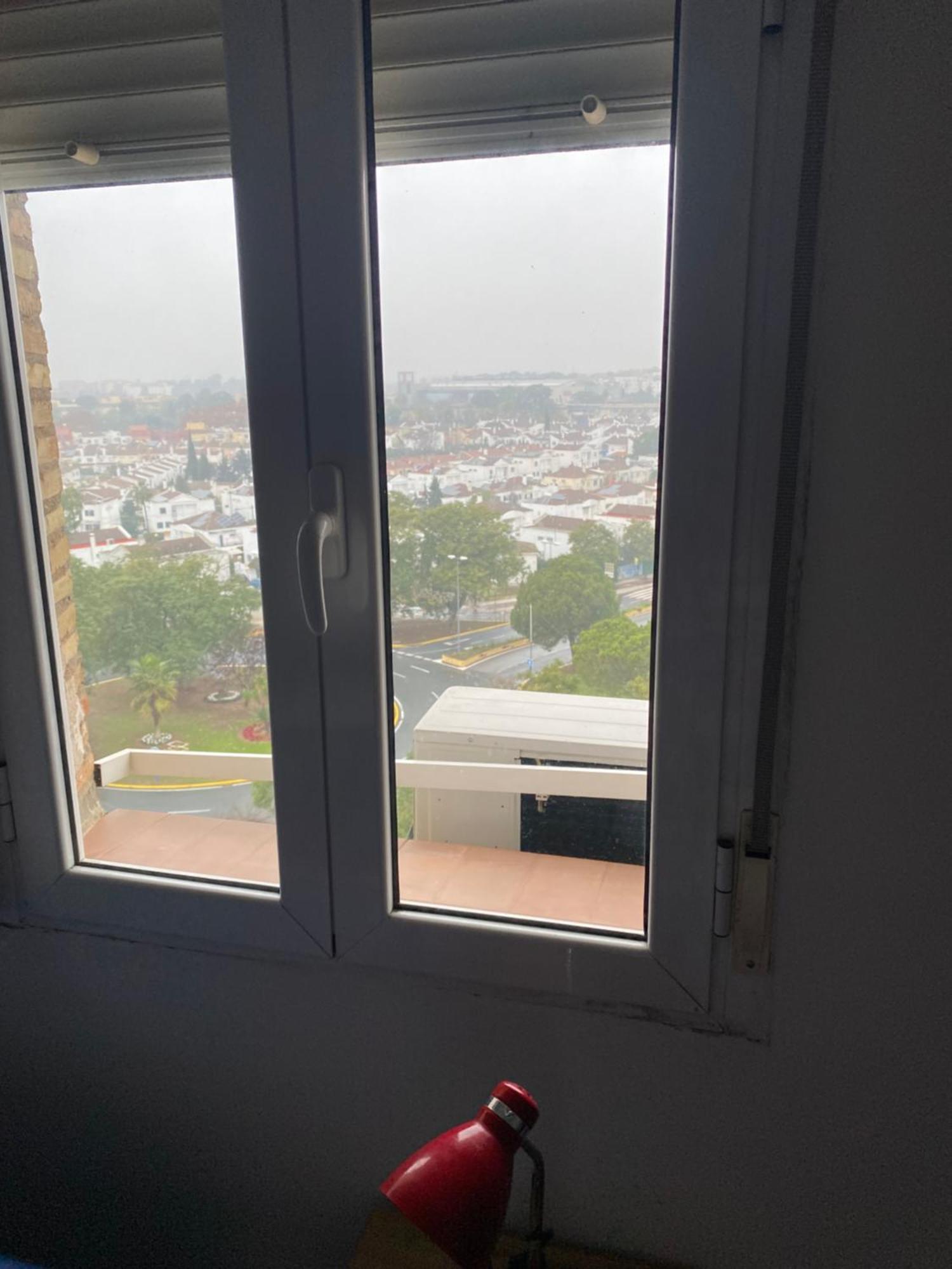 Apartamento Luminosa En Piso Compartido