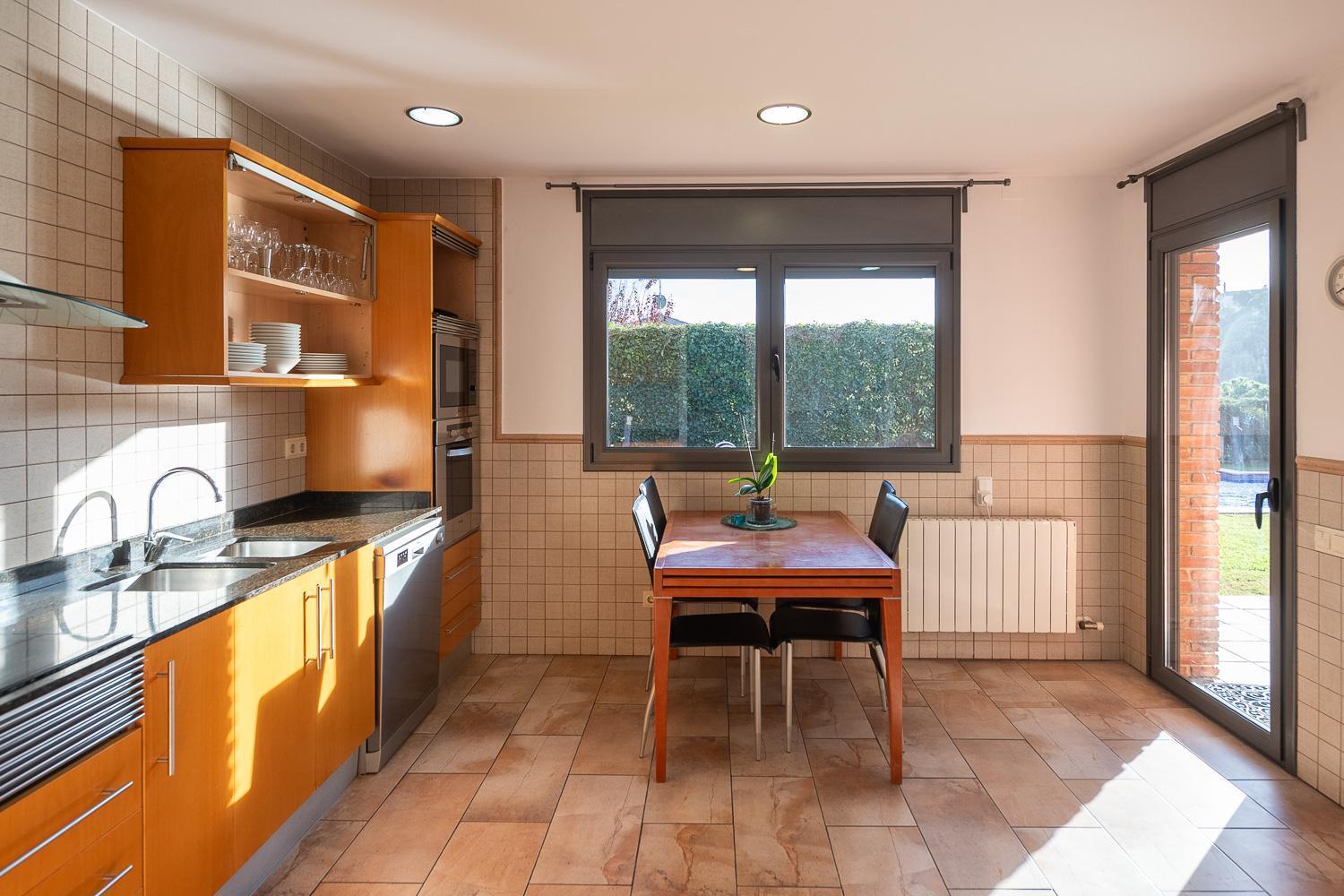 Fantastic House With Jacuzzy Ideal For Families * Sant Andreu de Llavaneres